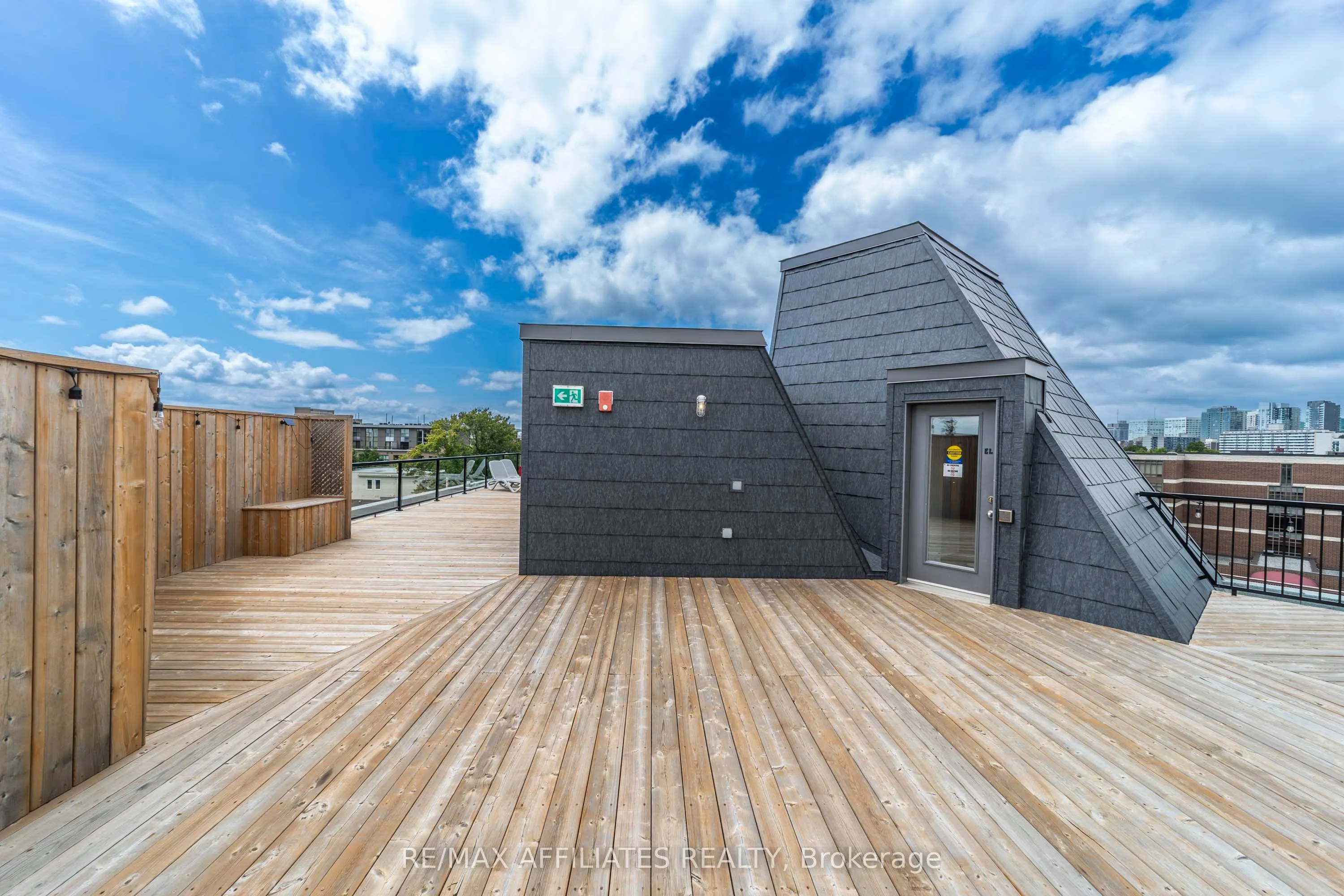 150 Greenfield Avenue, #503