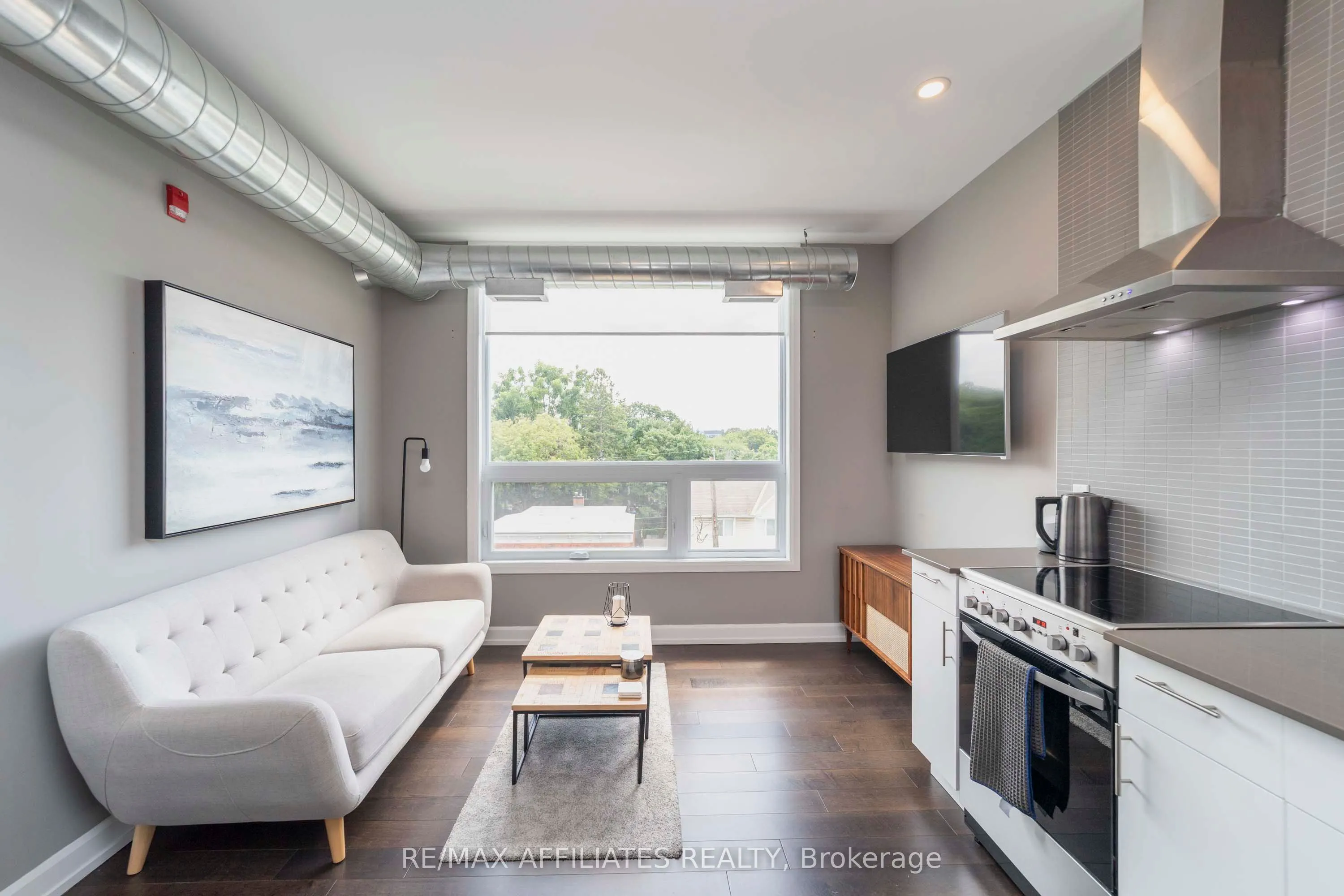 150 Greenfield Avenue, #503