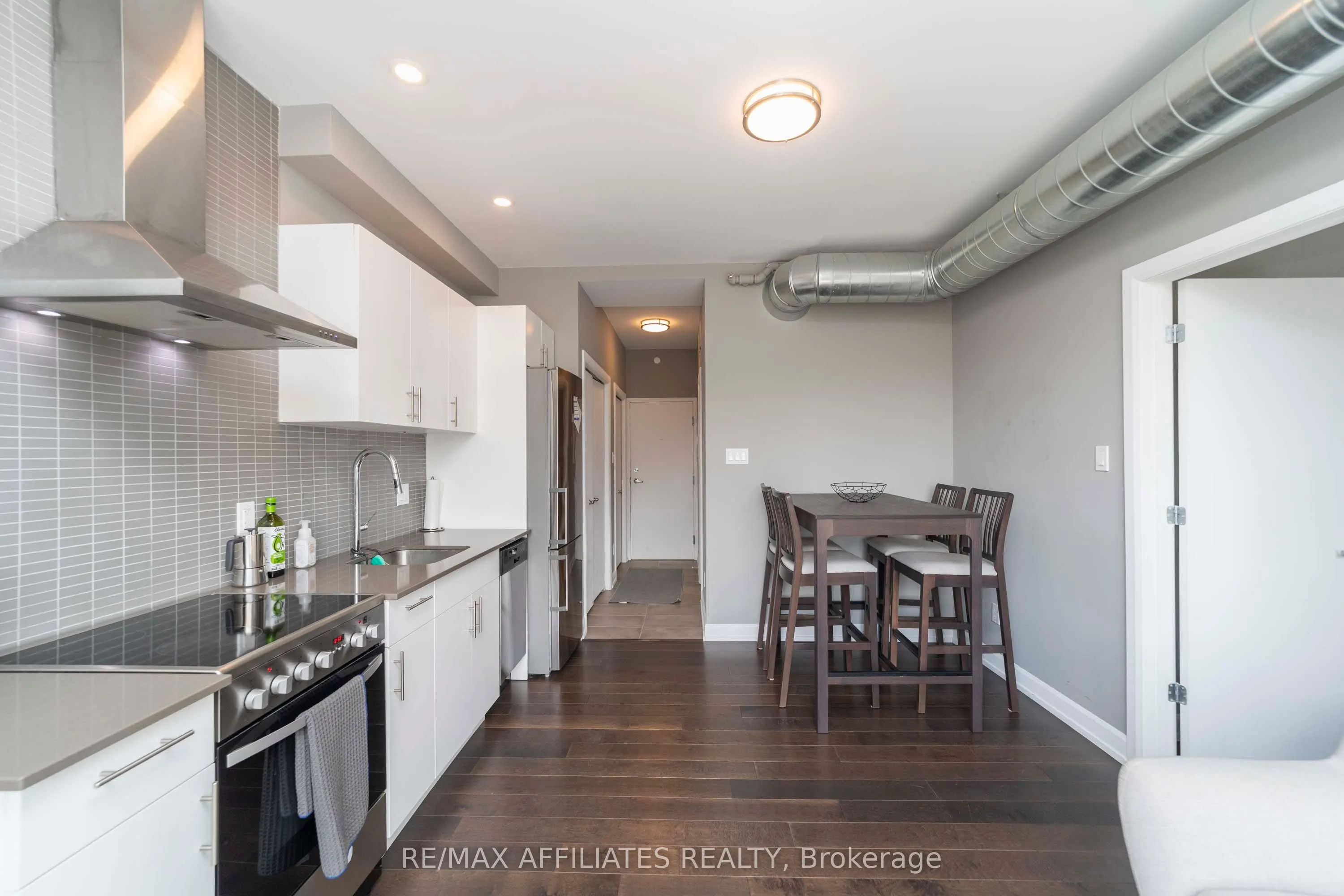 150 Greenfield Avenue, #503