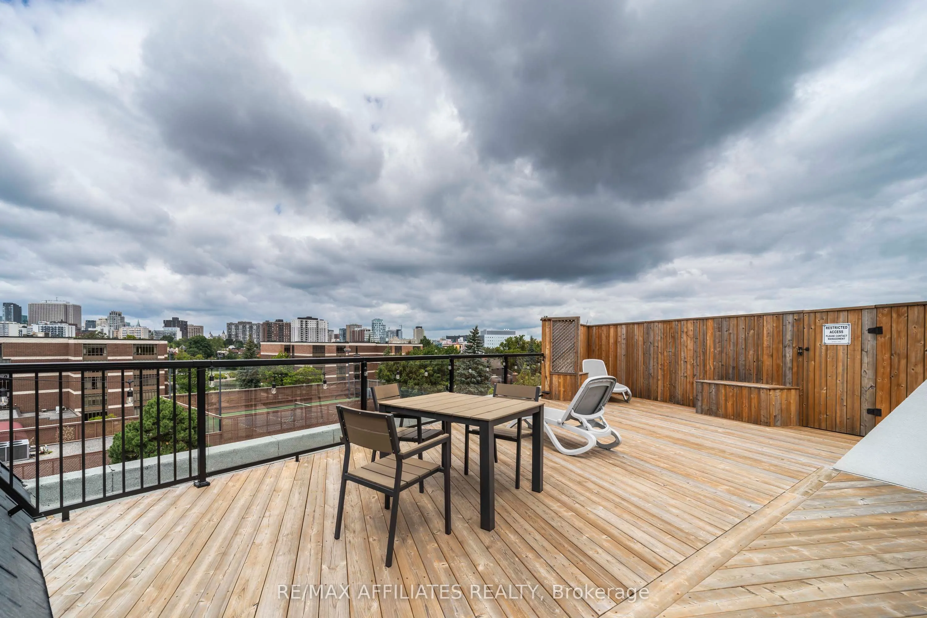 150 Greenfield Avenue, #503