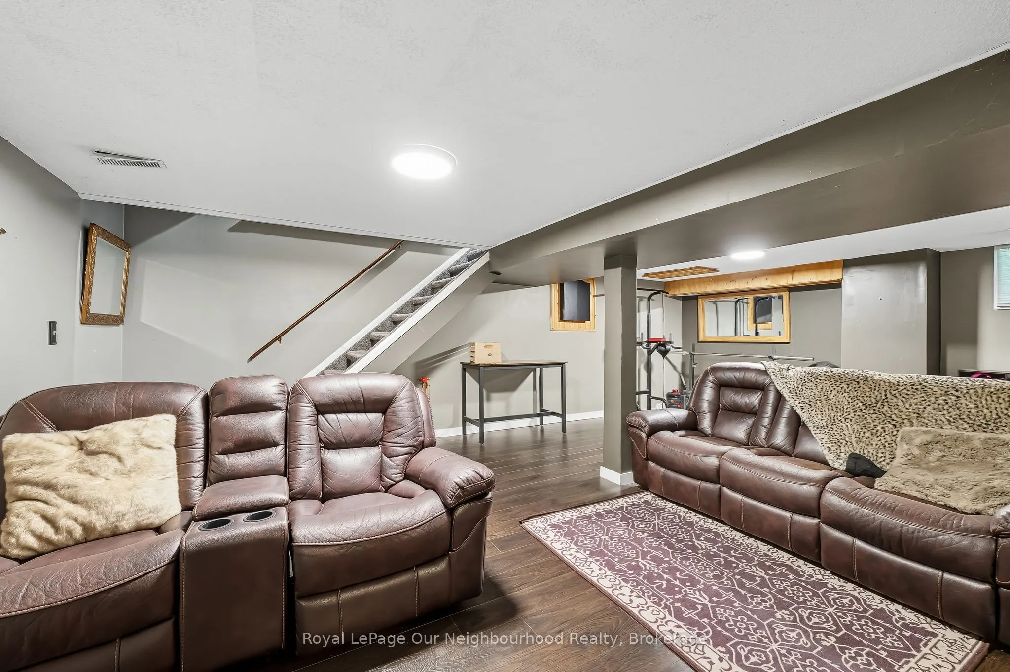 17 Elgin Street W