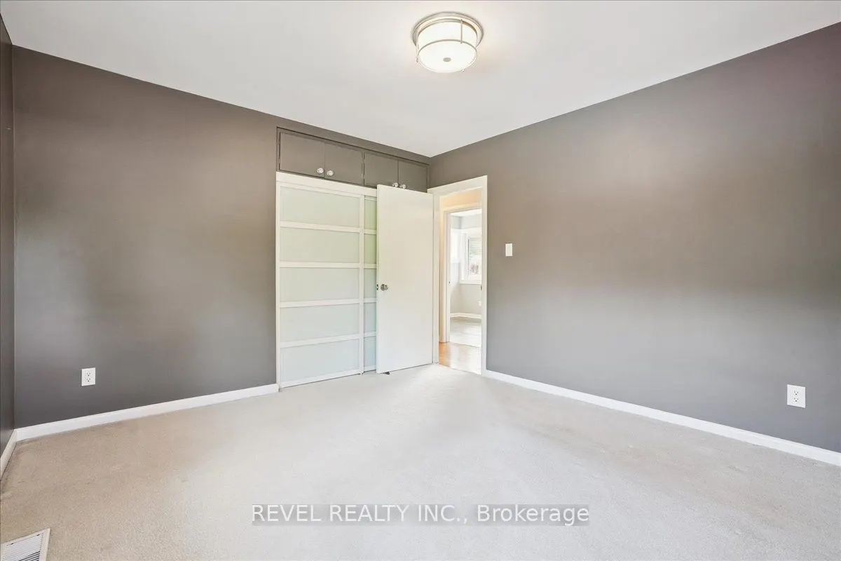 18 Brentwood Drive