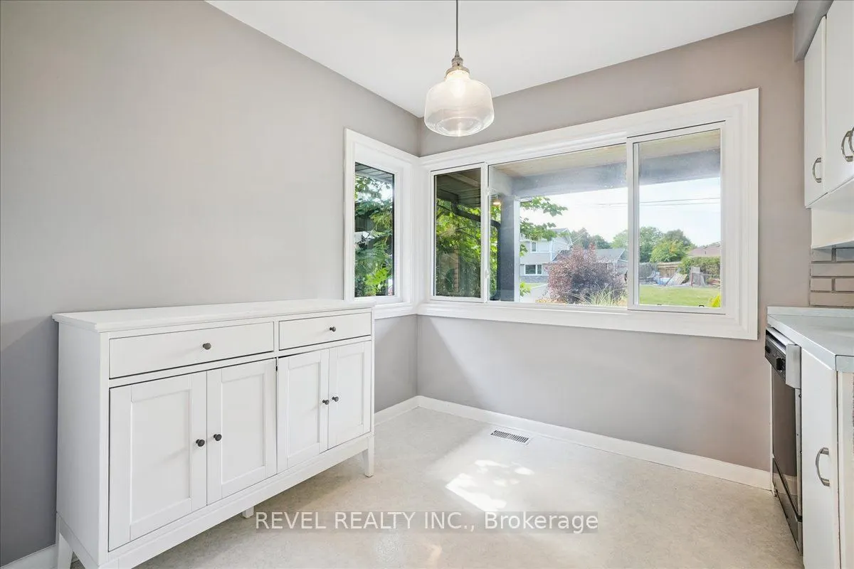 18 Brentwood Drive