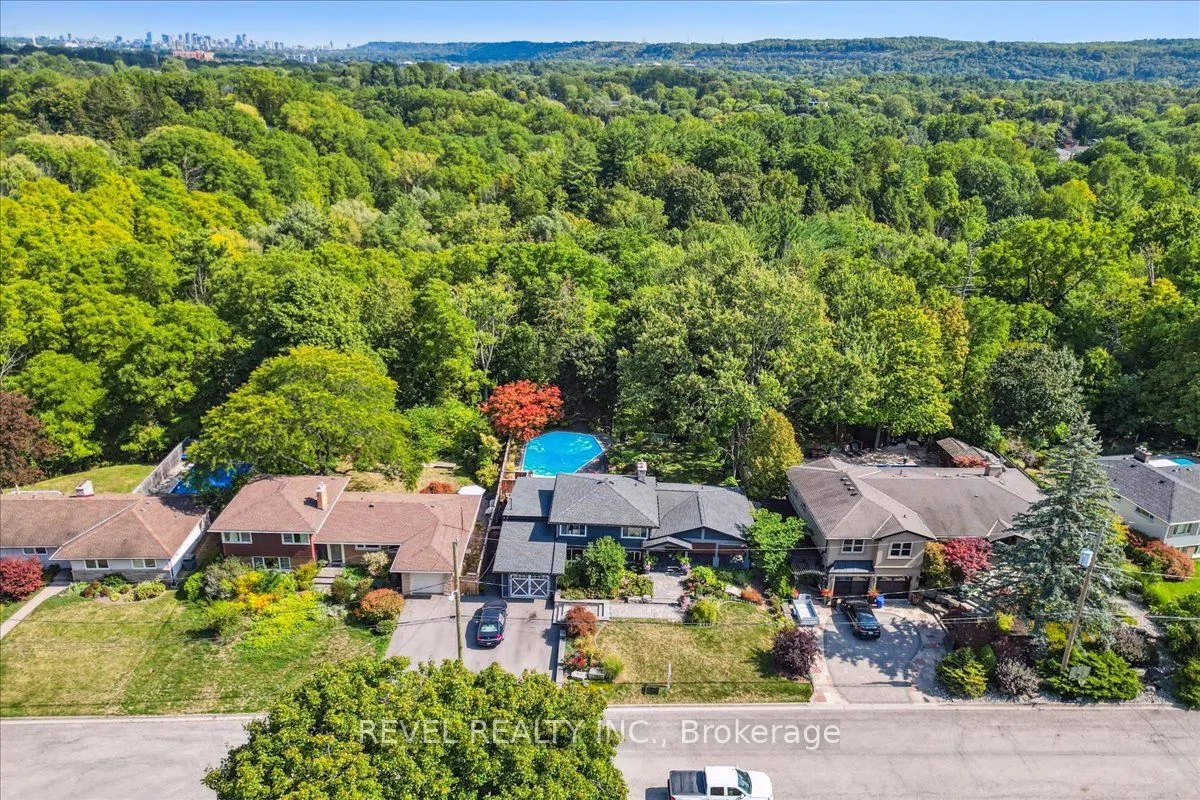18 Brentwood Drive