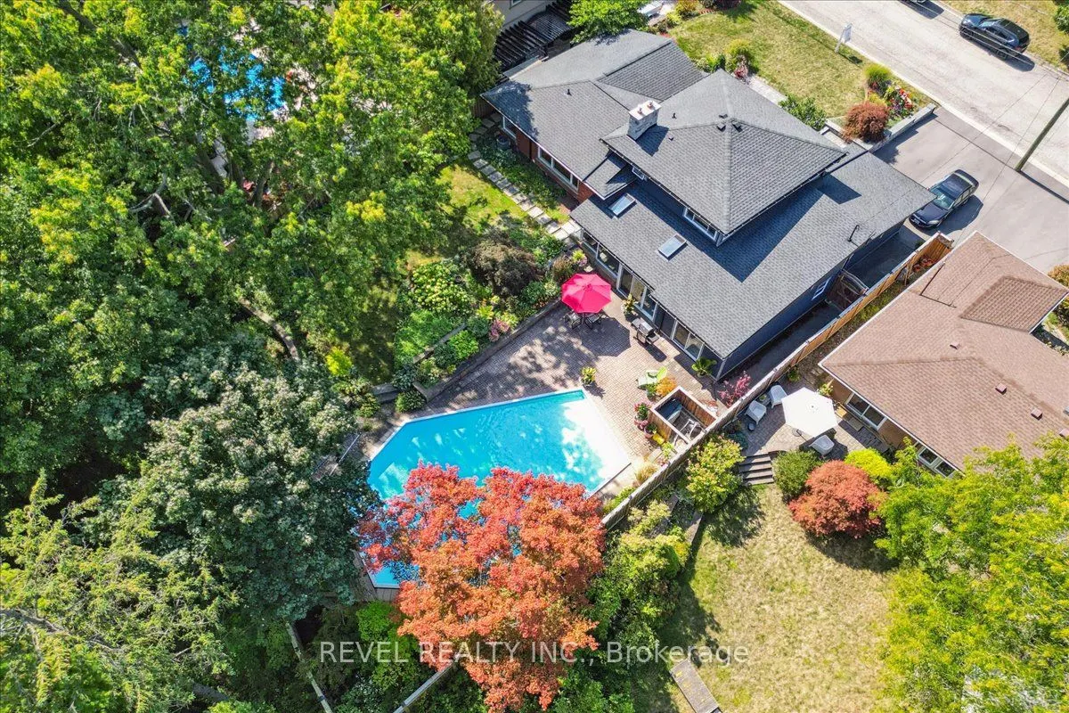 18 Brentwood Drive