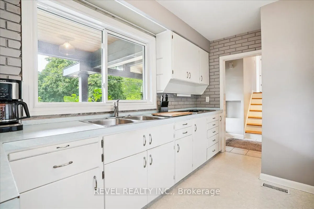 18 Brentwood Drive