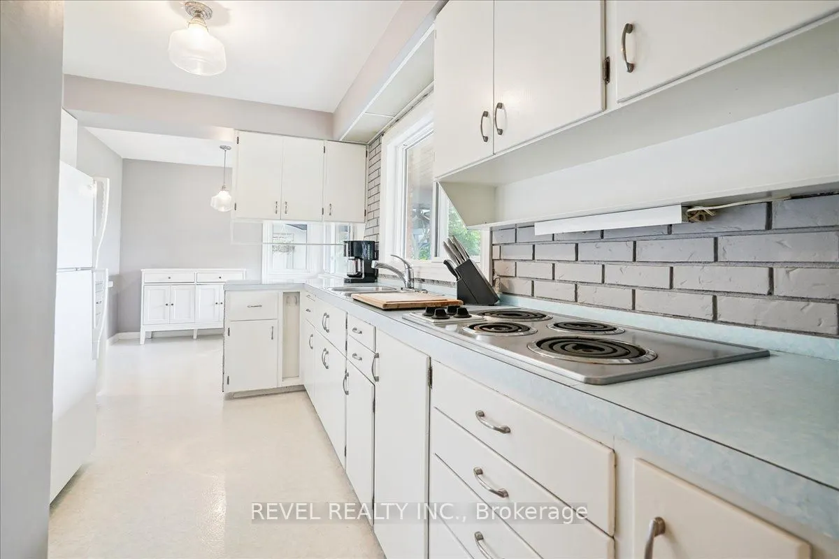 18 Brentwood Drive