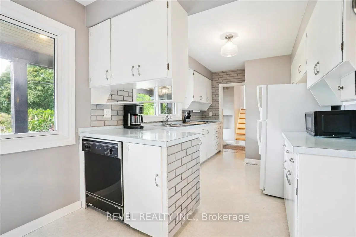 18 Brentwood Drive