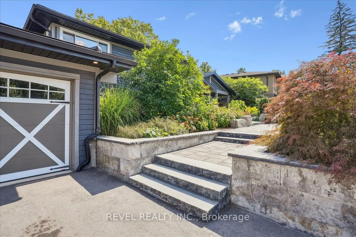 18 Brentwood Drive