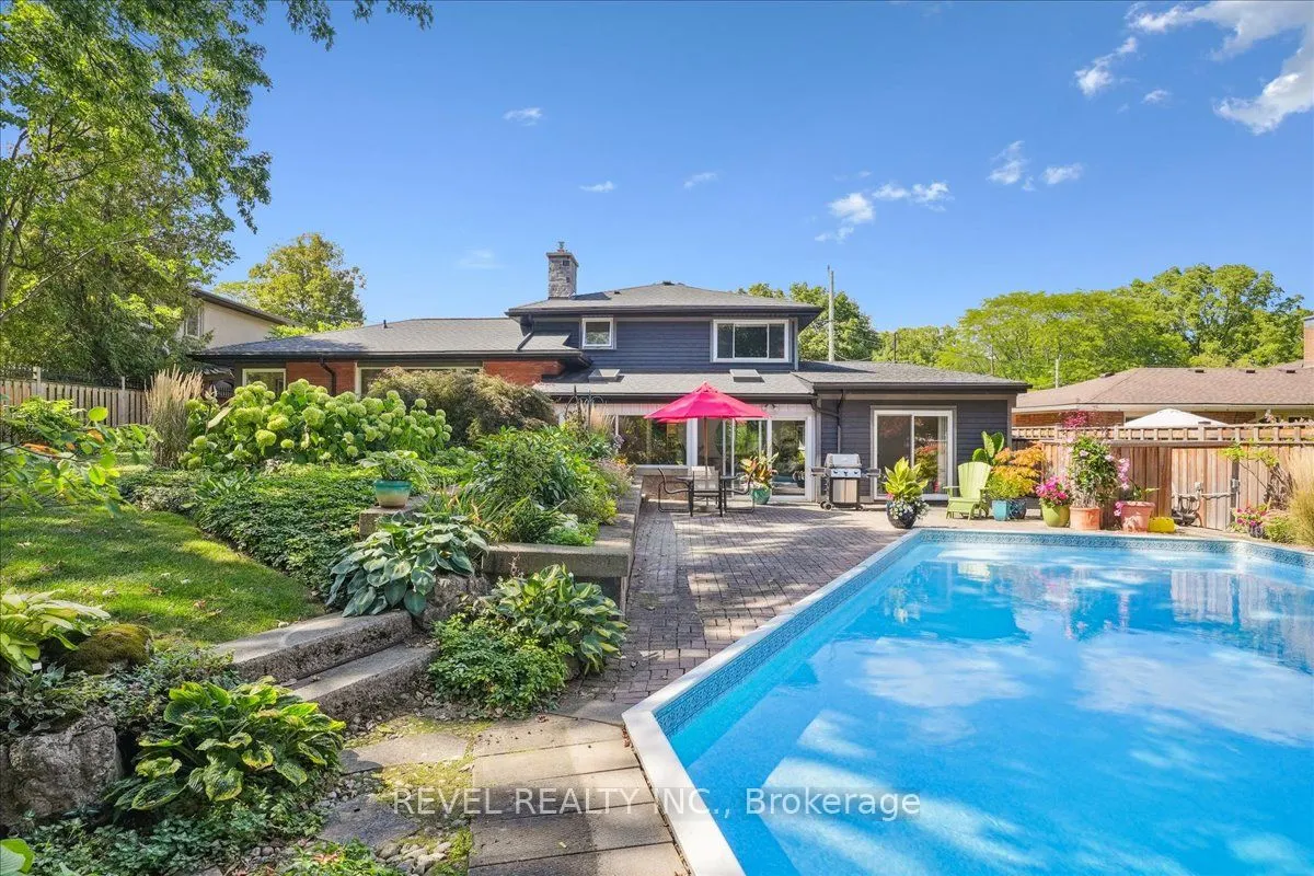 18 Brentwood Drive