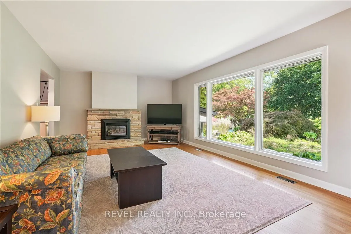 18 Brentwood Drive