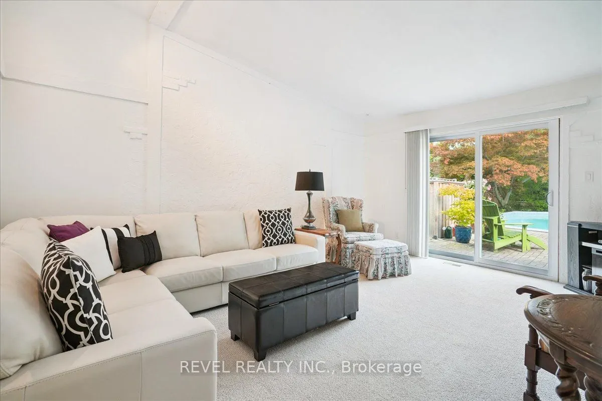 18 Brentwood Drive