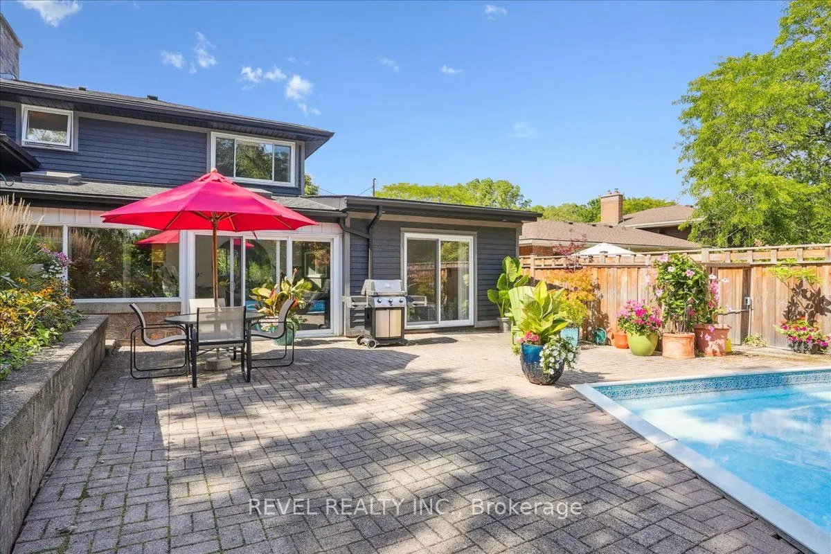 18 Brentwood Drive