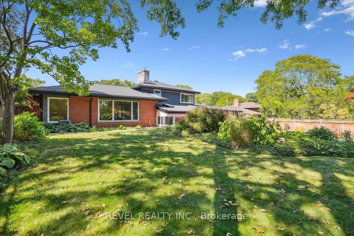 18 Brentwood Drive