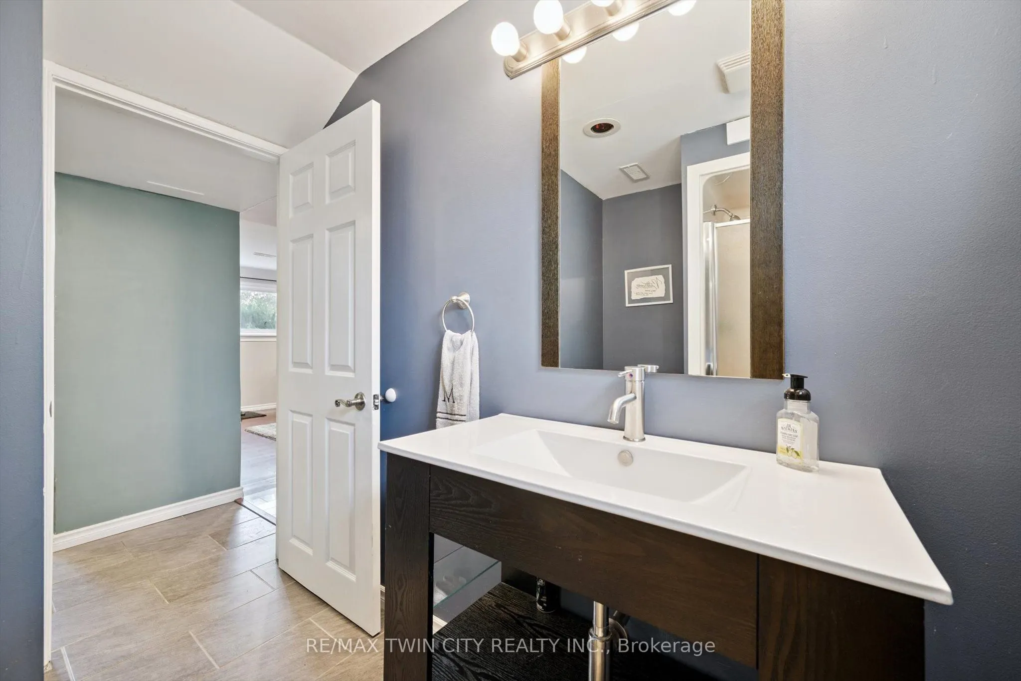 230 Arris Crescent
