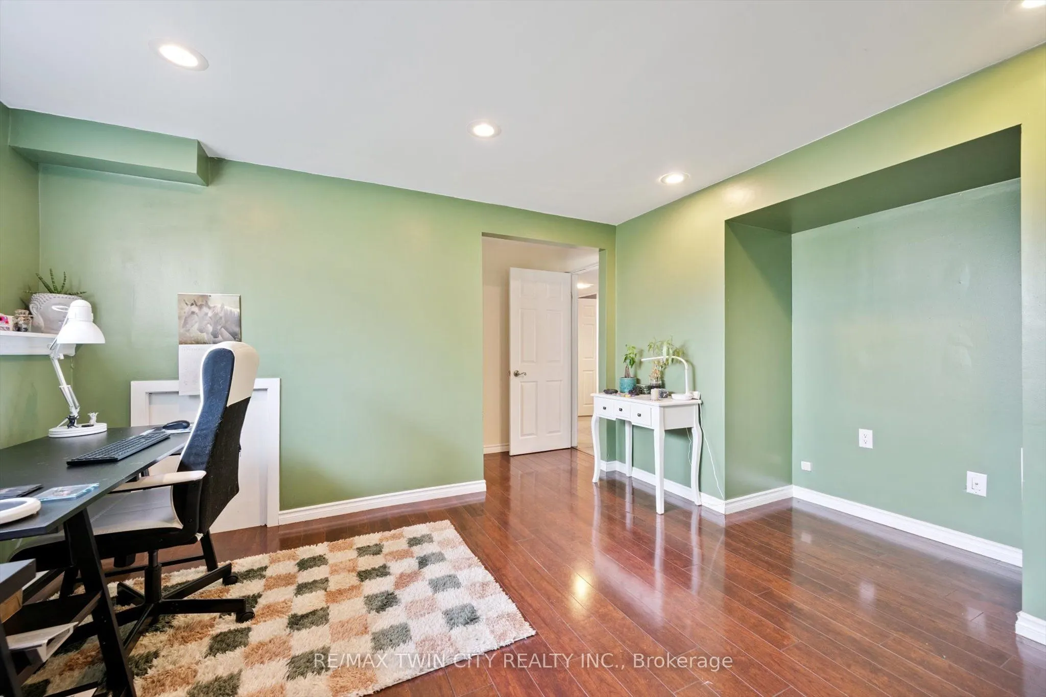 230 Arris Crescent