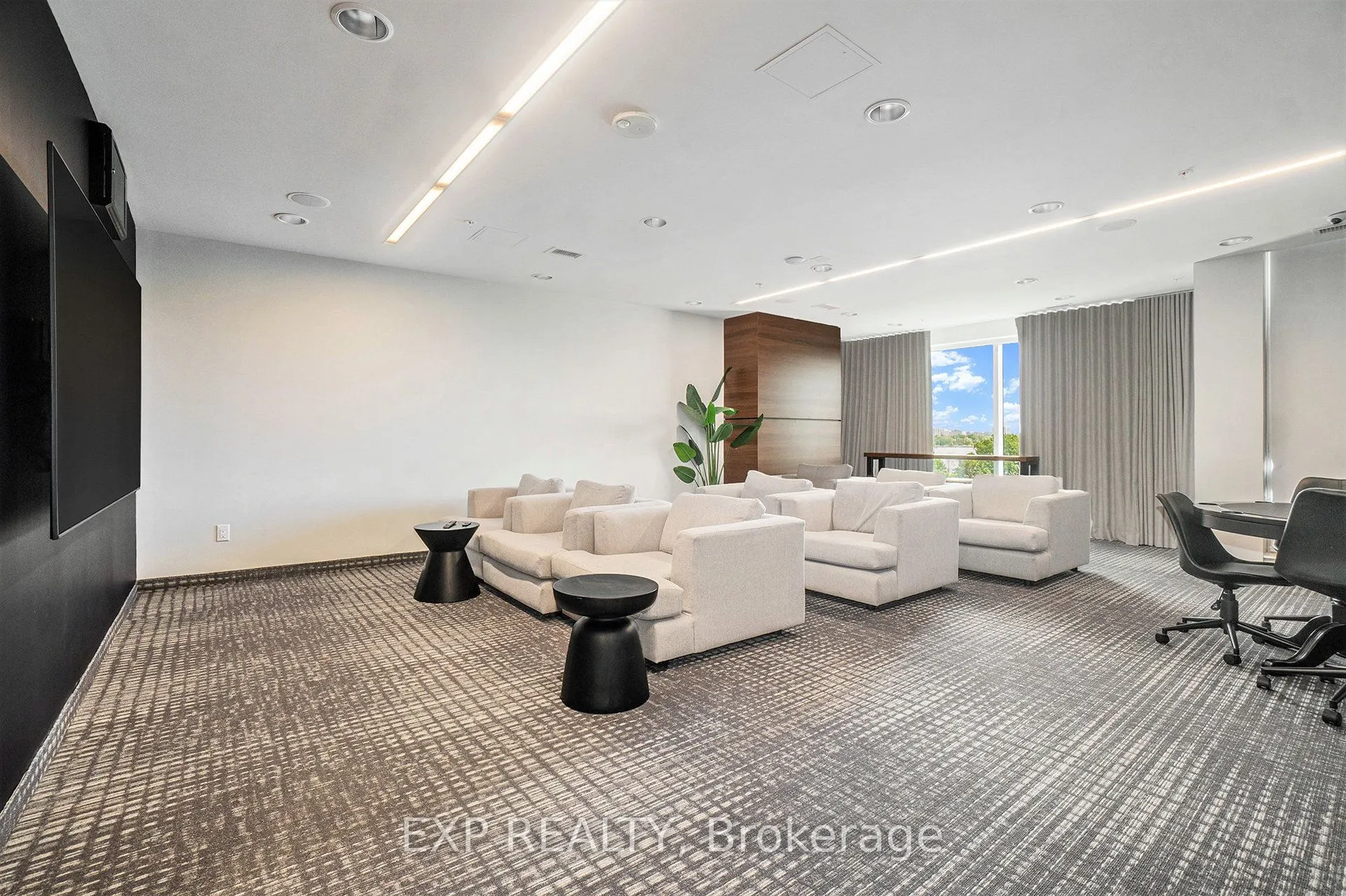 805 Carling Avenue, #907