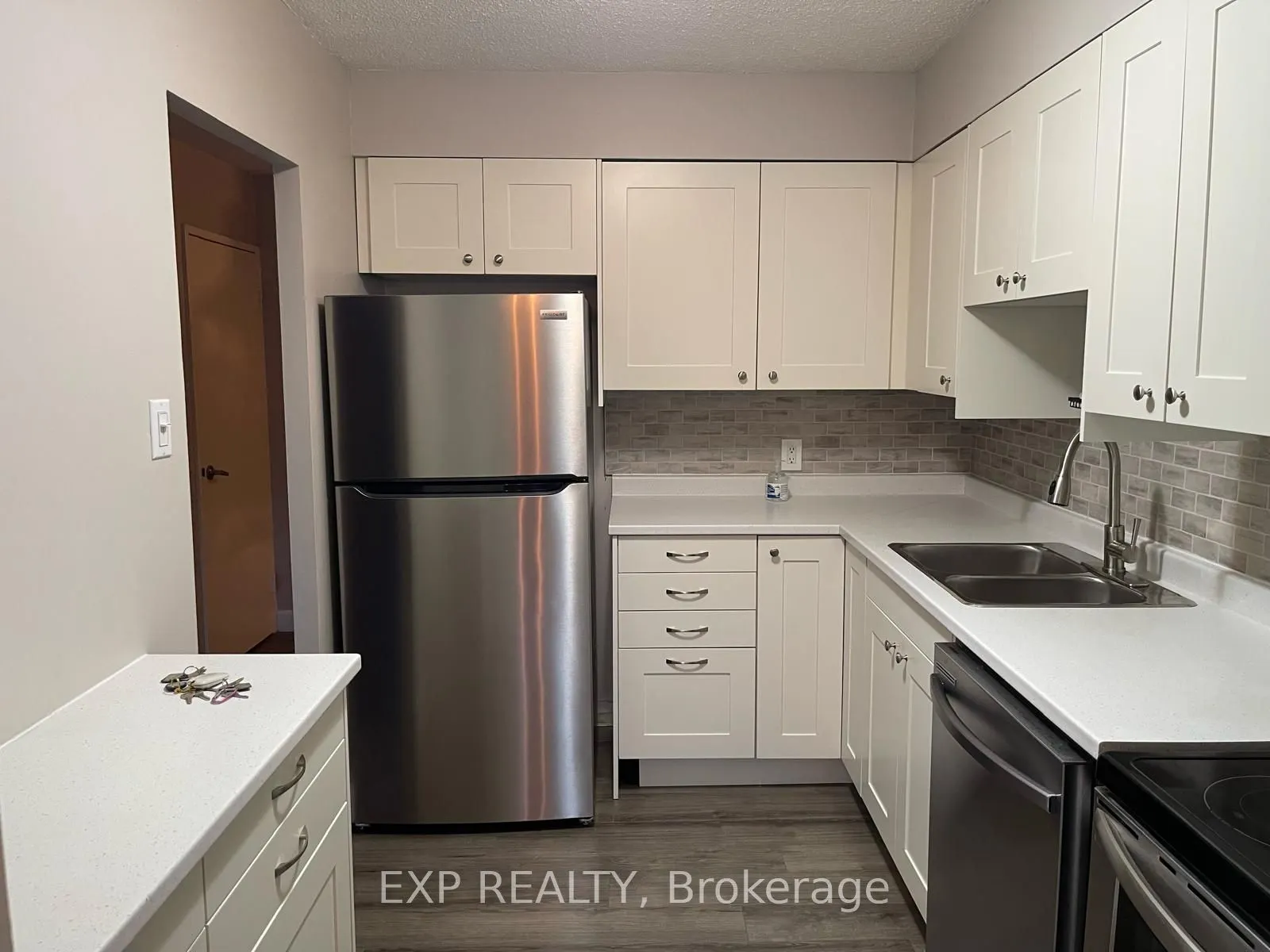158 Mcarthur Avenue, #G3