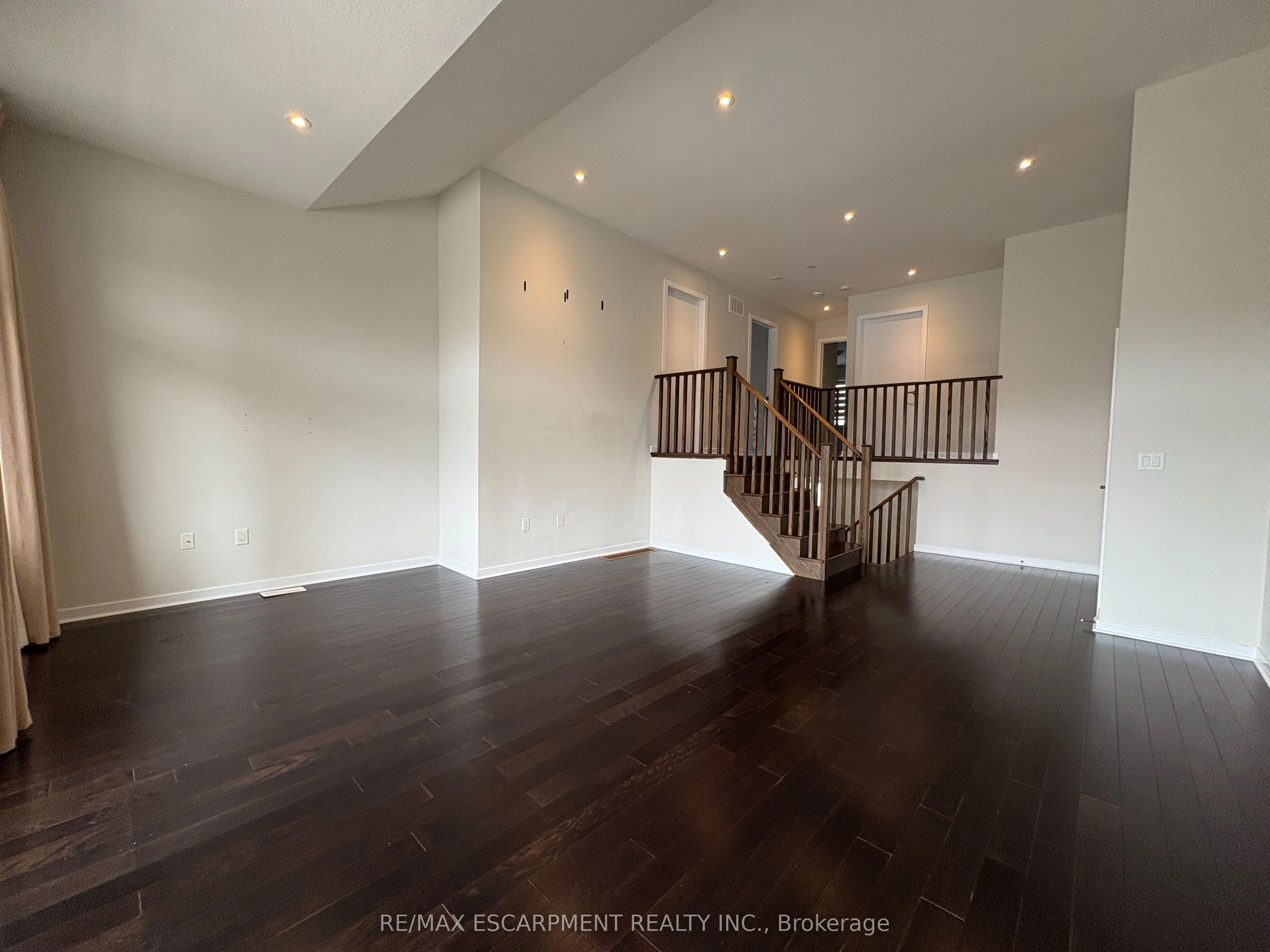 39 West Glen Avenue