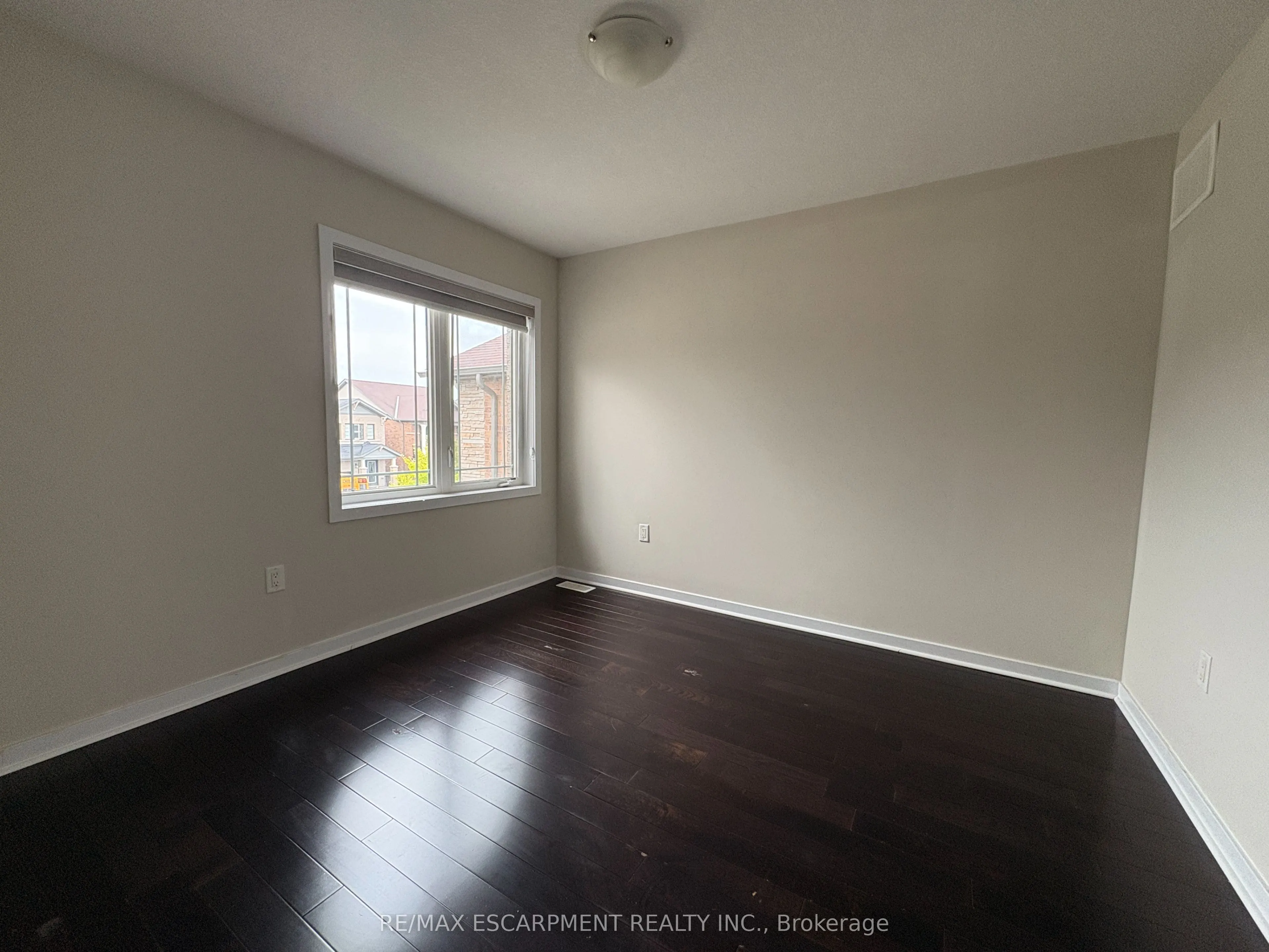 39 West Glen Avenue