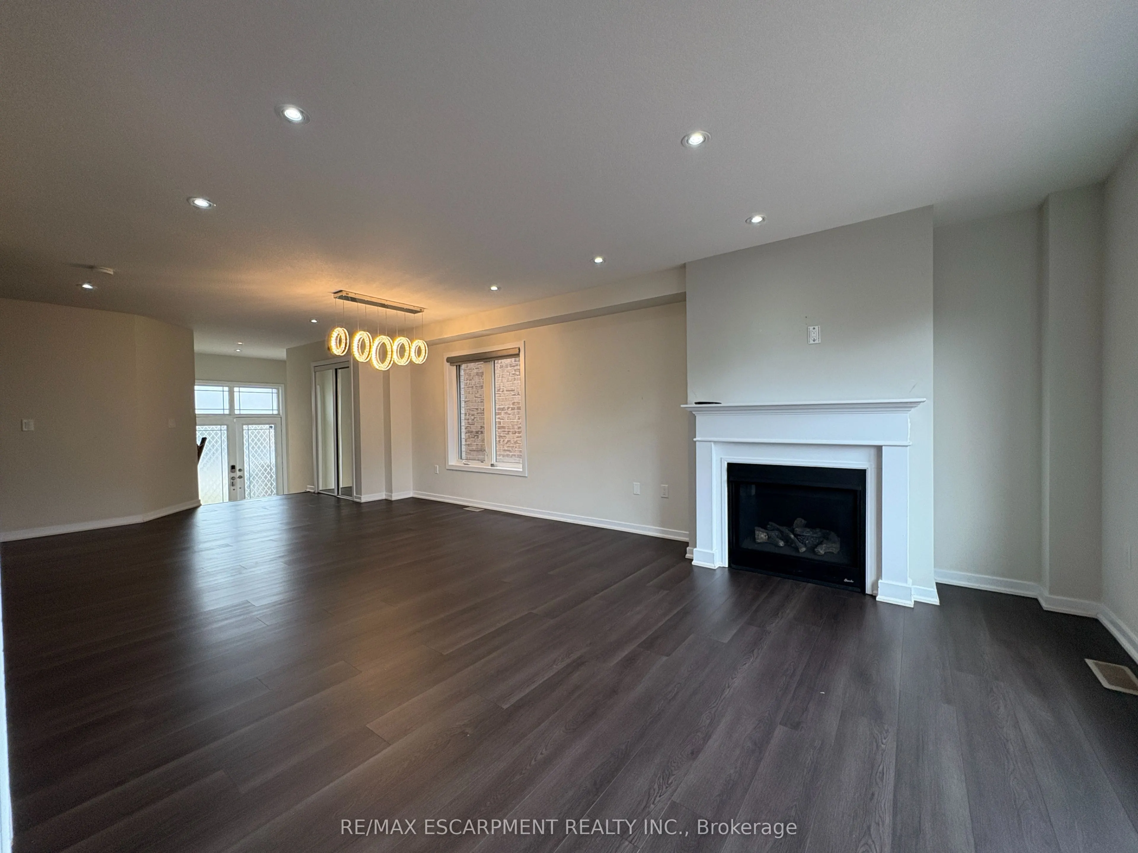 39 West Glen Avenue