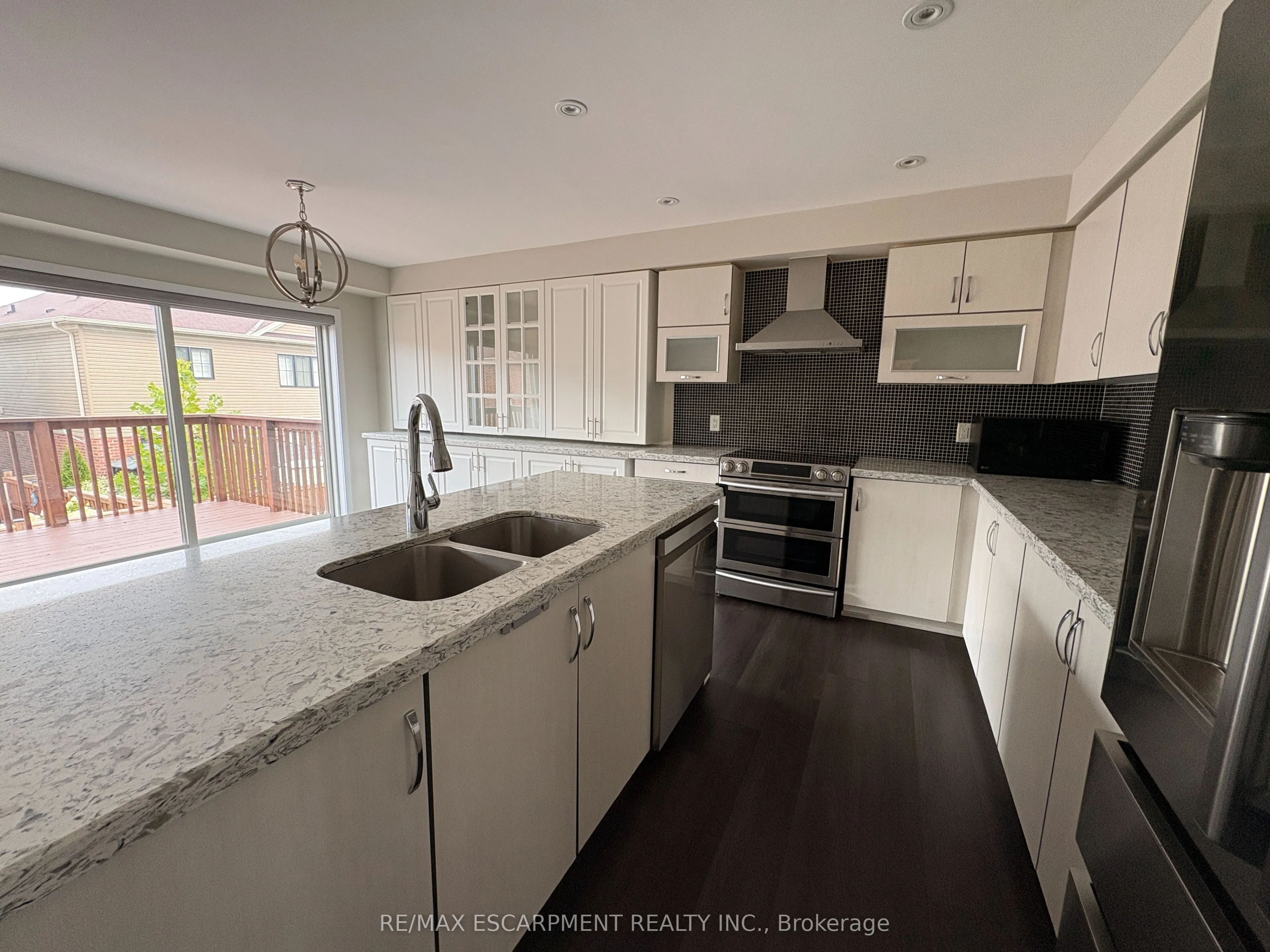 39 West Glen Avenue