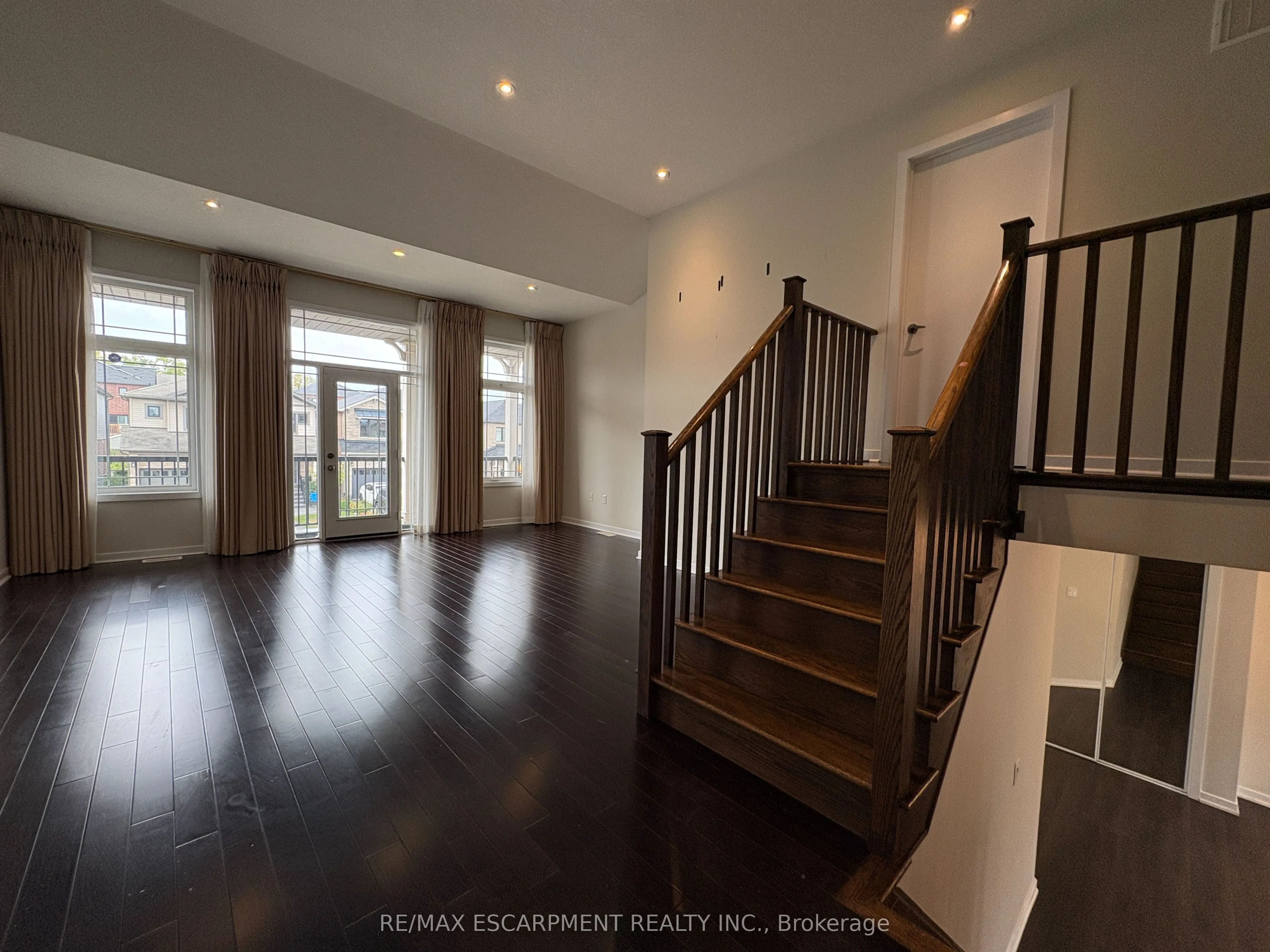 39 West Glen Avenue