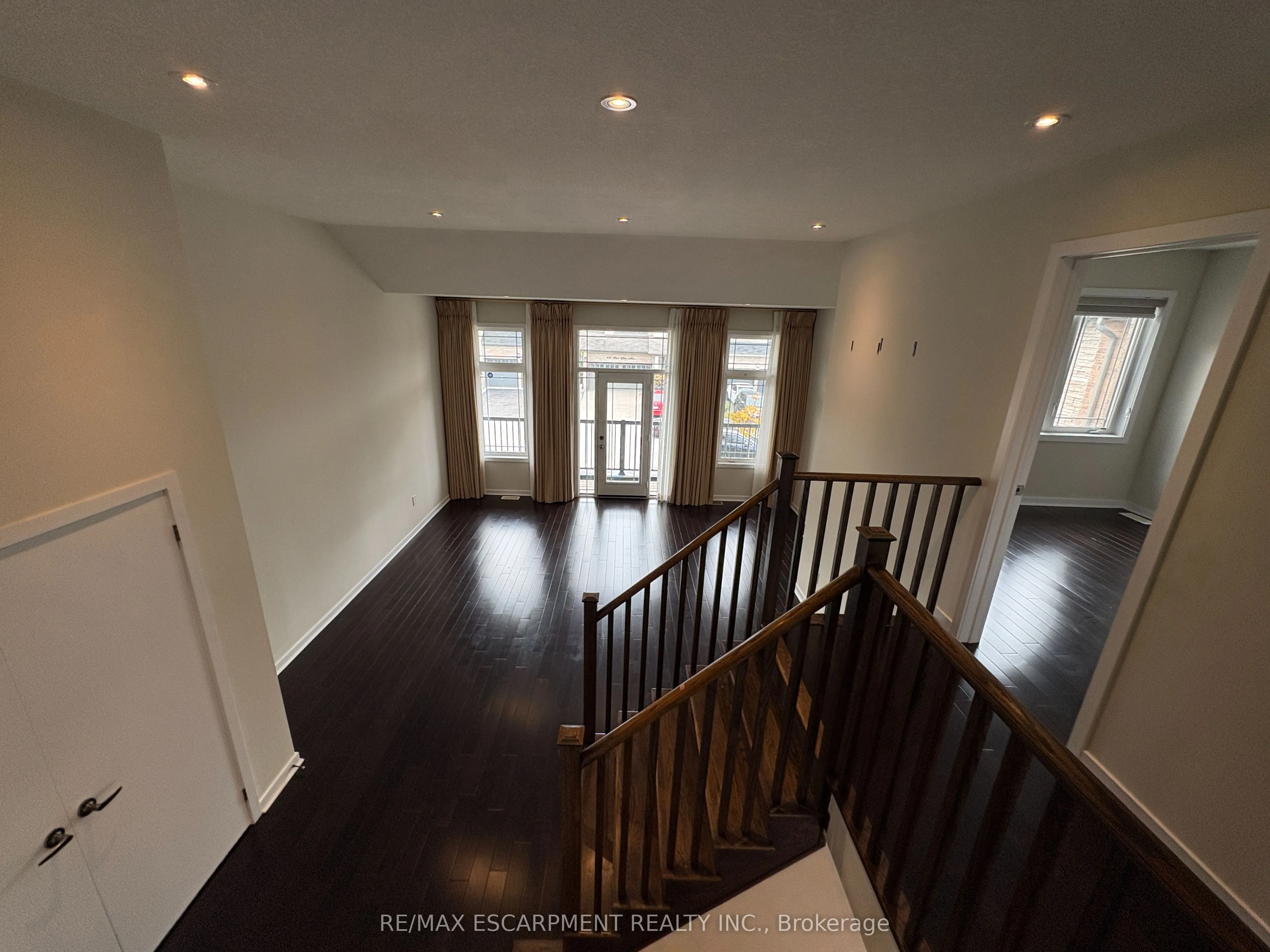 39 West Glen Avenue