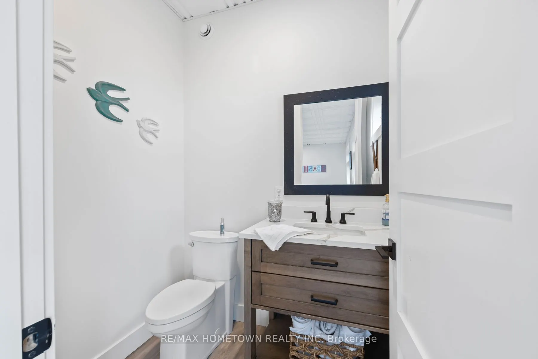 5 Shoreside Way