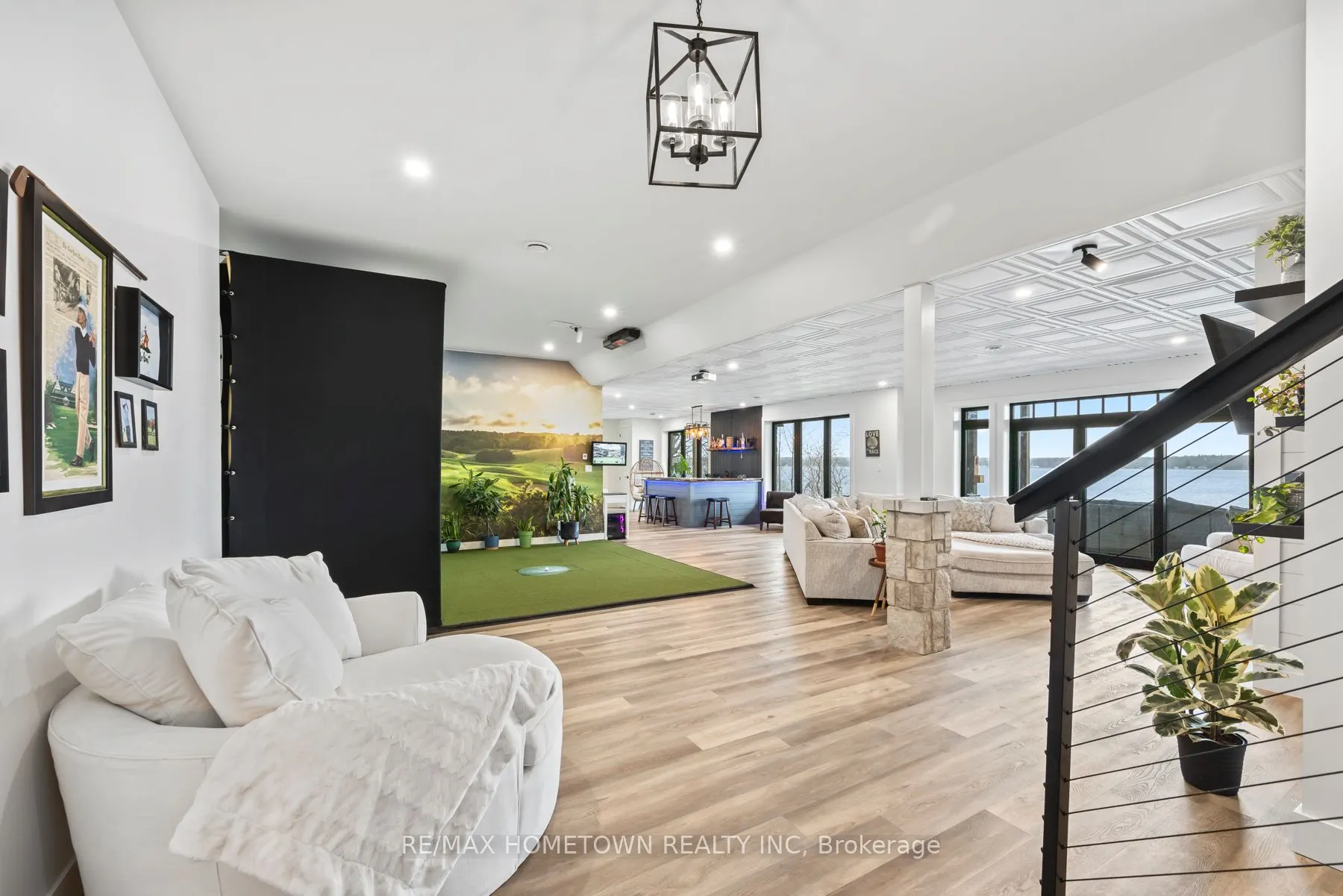 5 Shoreside Way