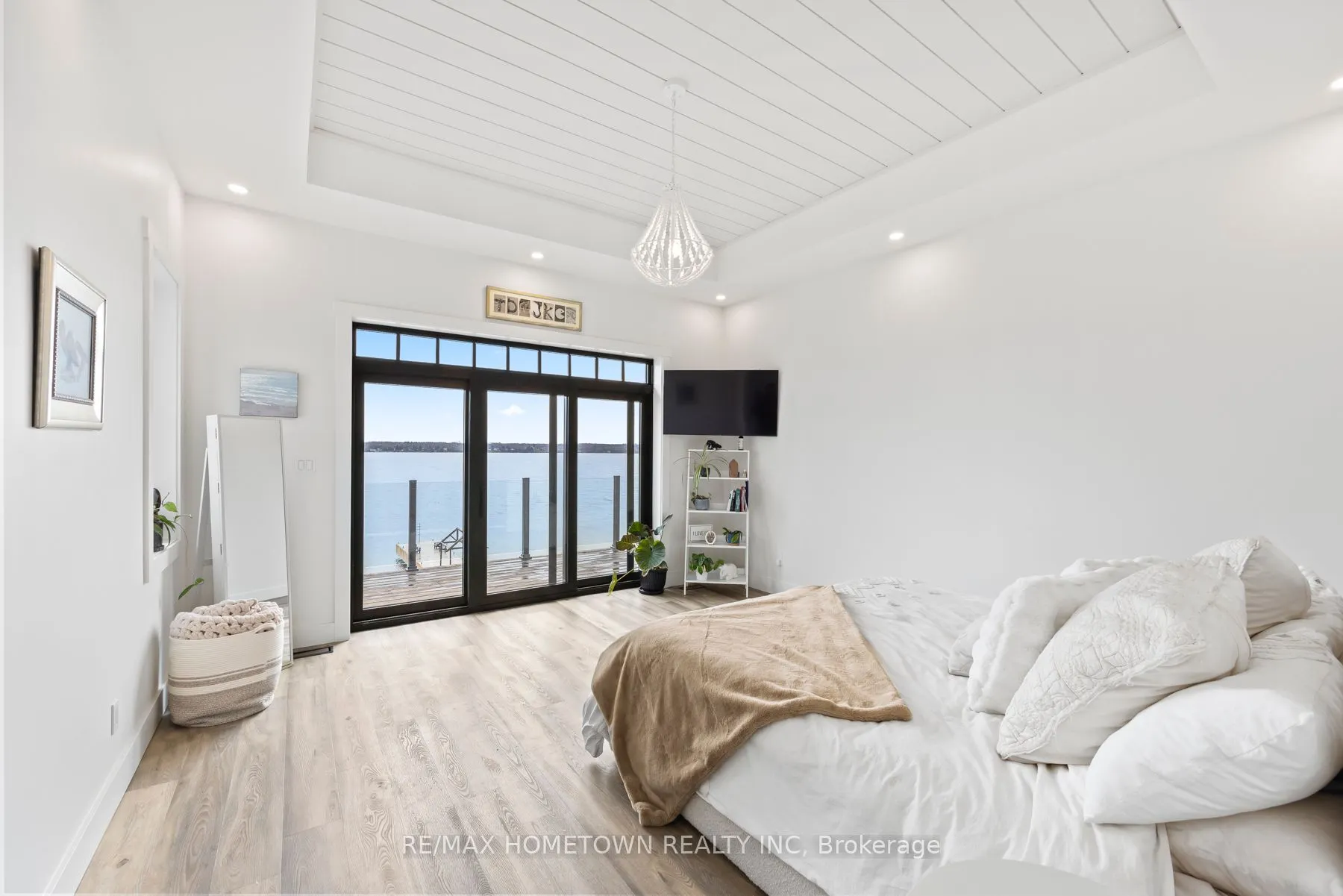 5 Shoreside Way