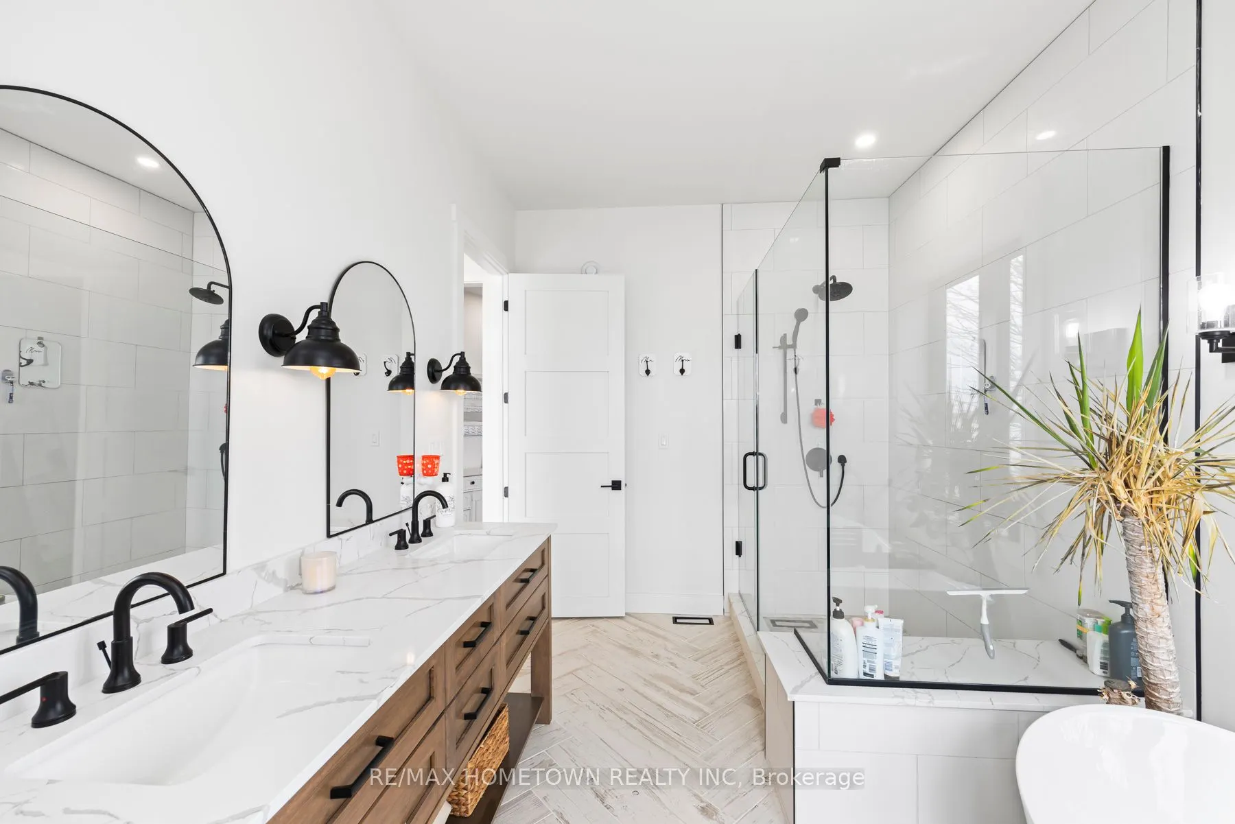 5 Shoreside Way