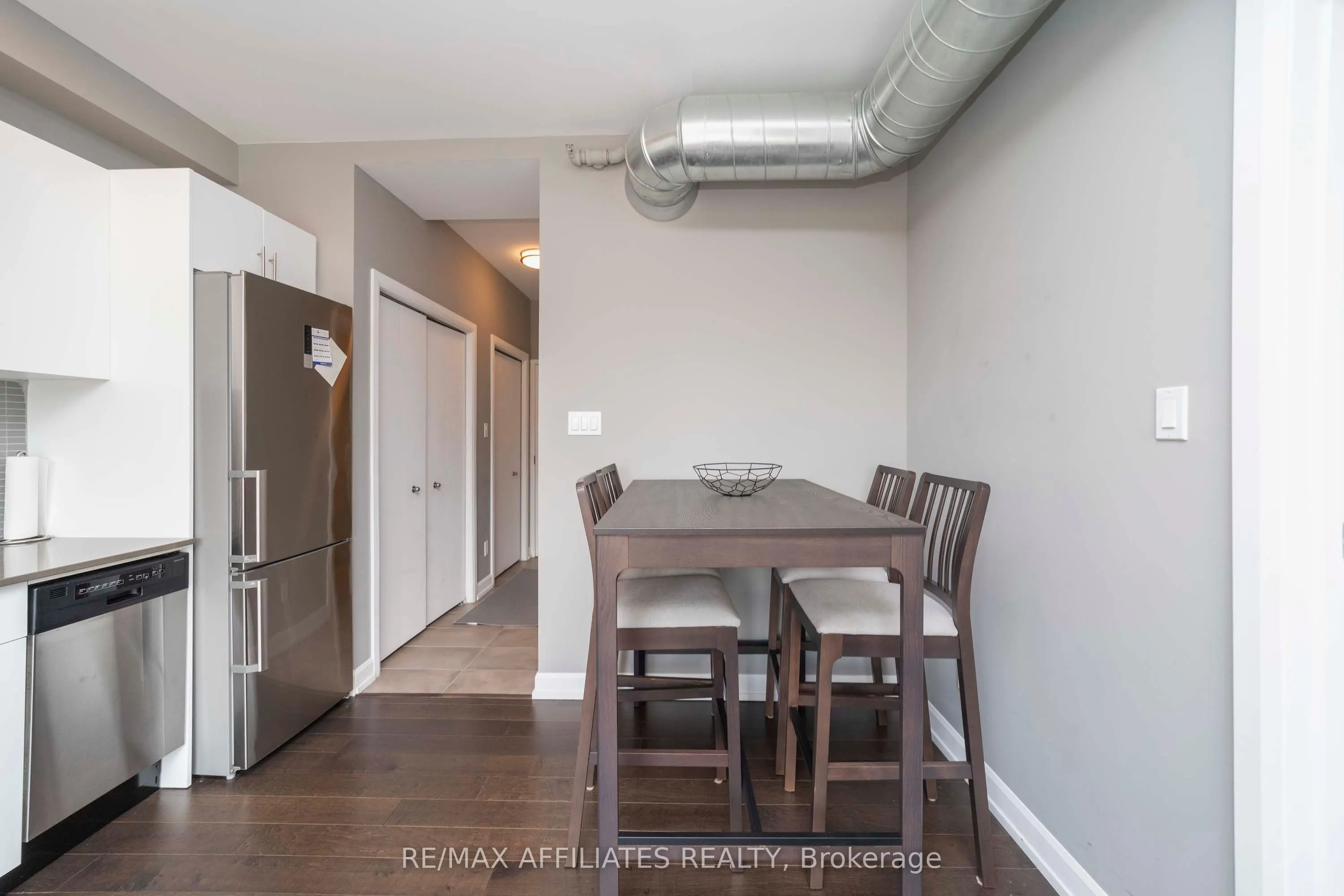 150 Greenfield Avenue, #503