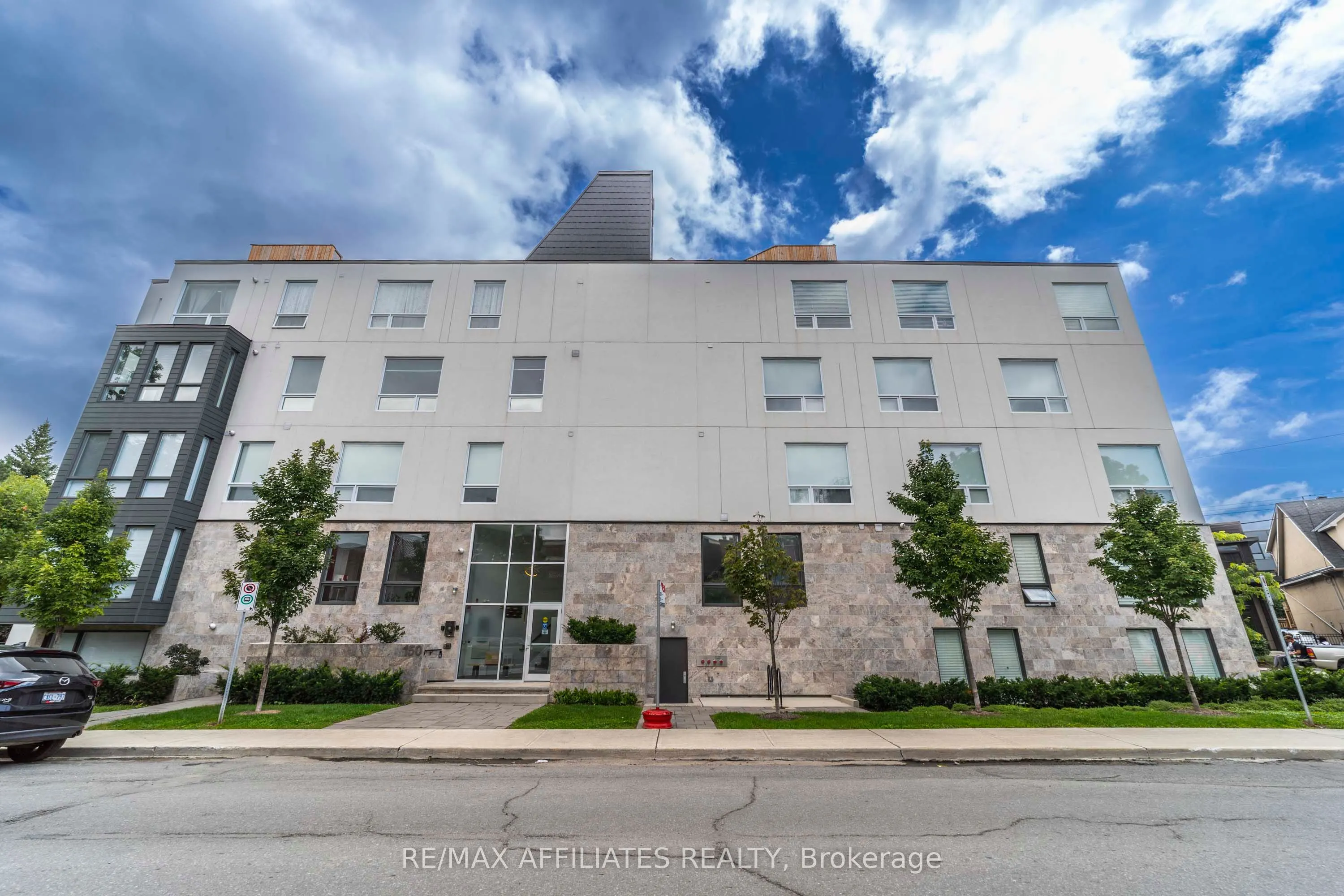 150 Greenfield Avenue, #503