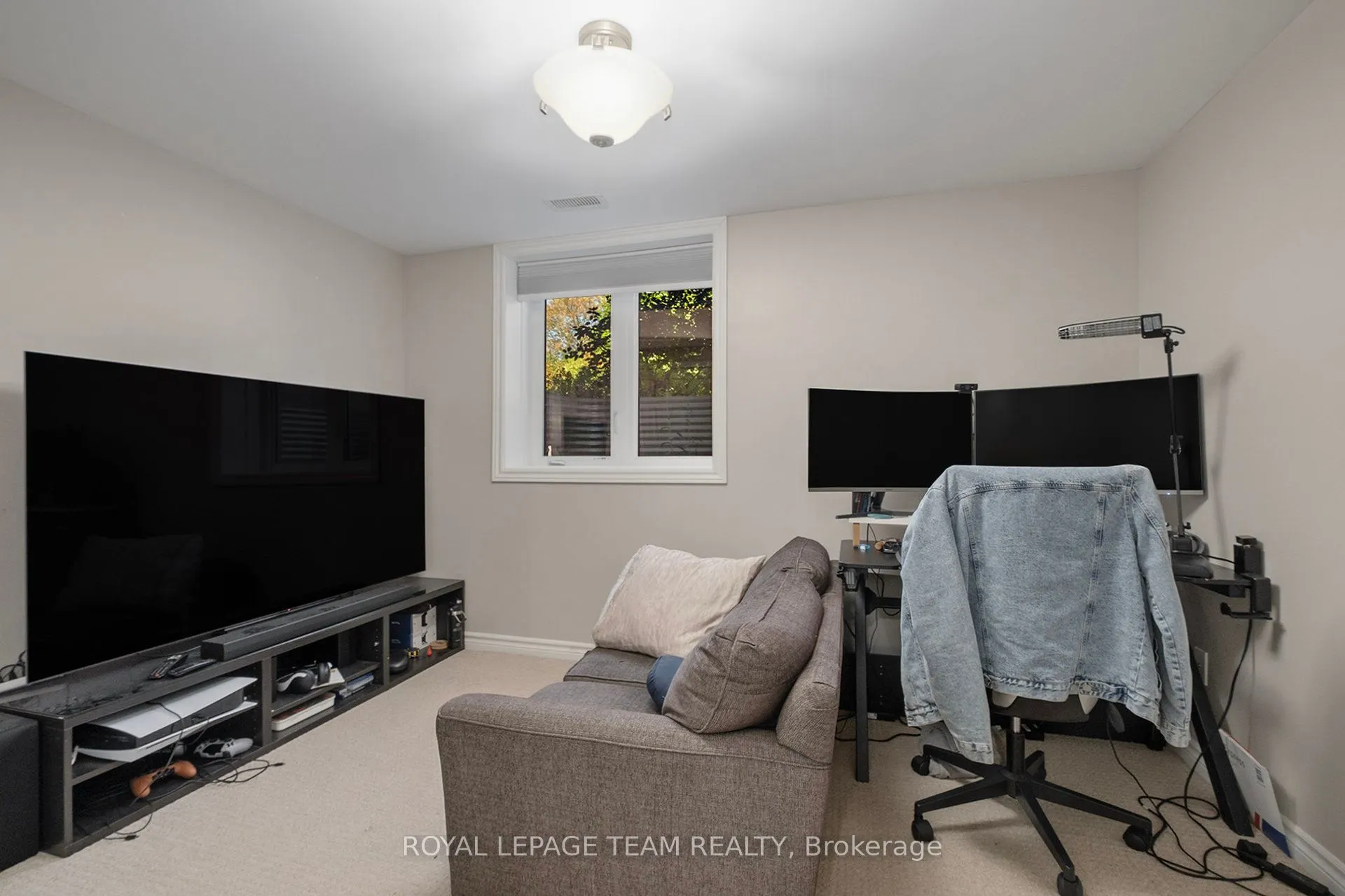 289 Everest Private, #D