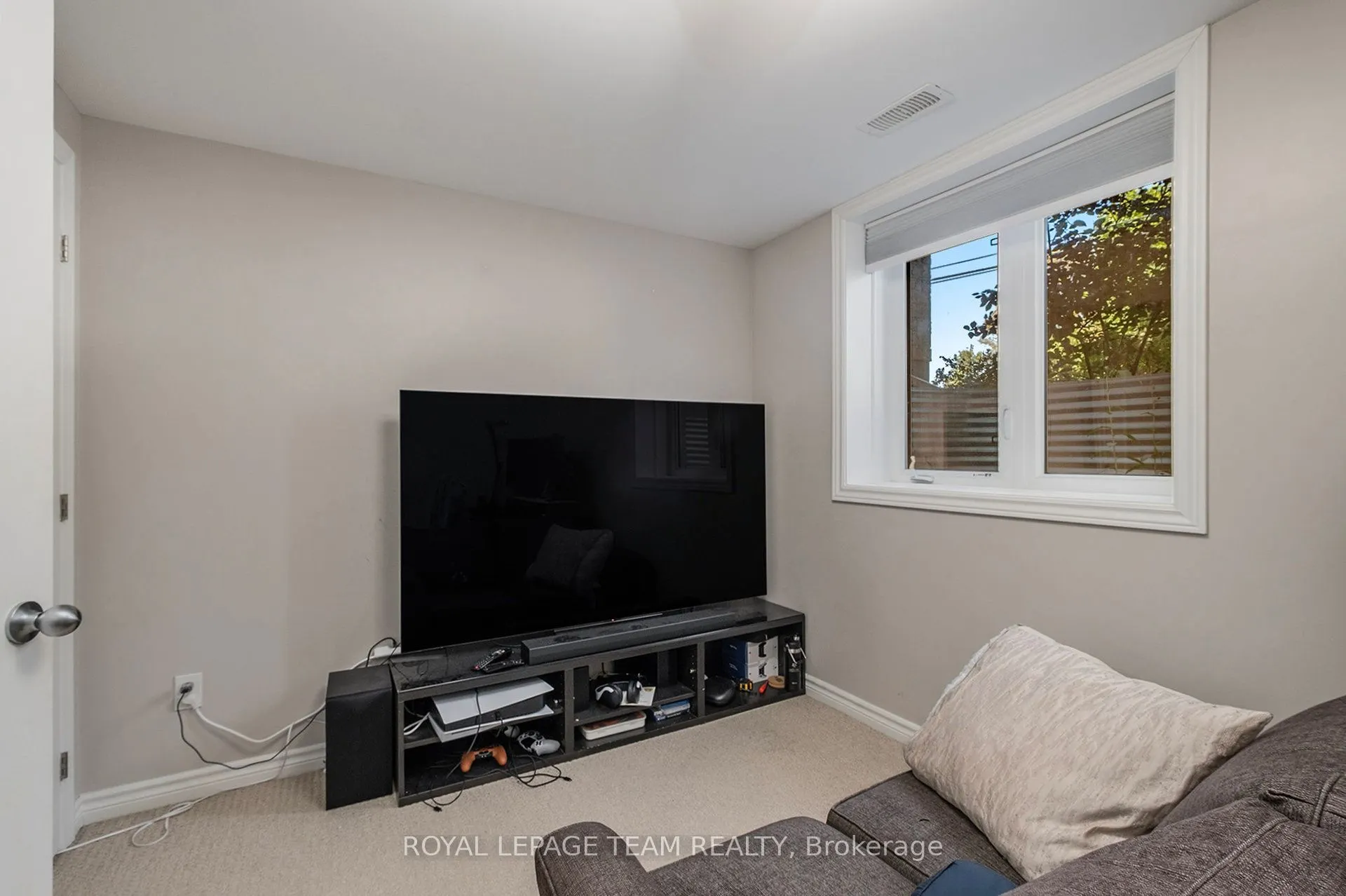 289 Everest Private, #D