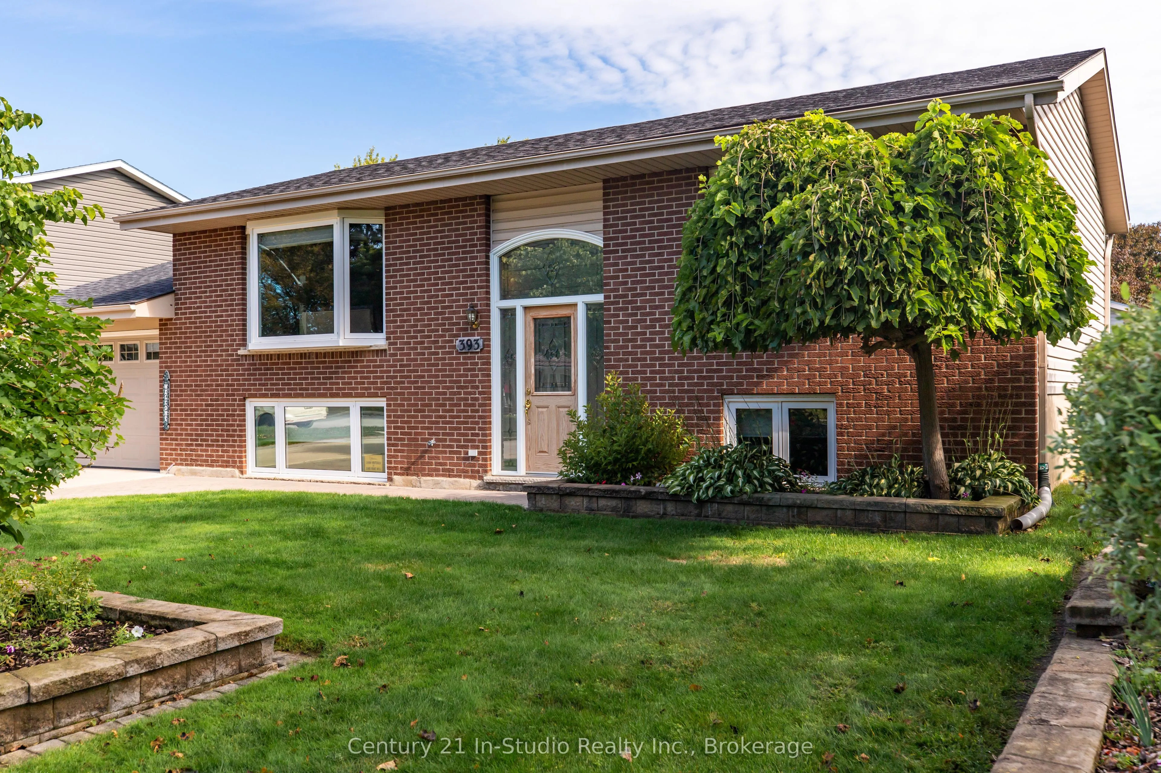 393 Crawford Street