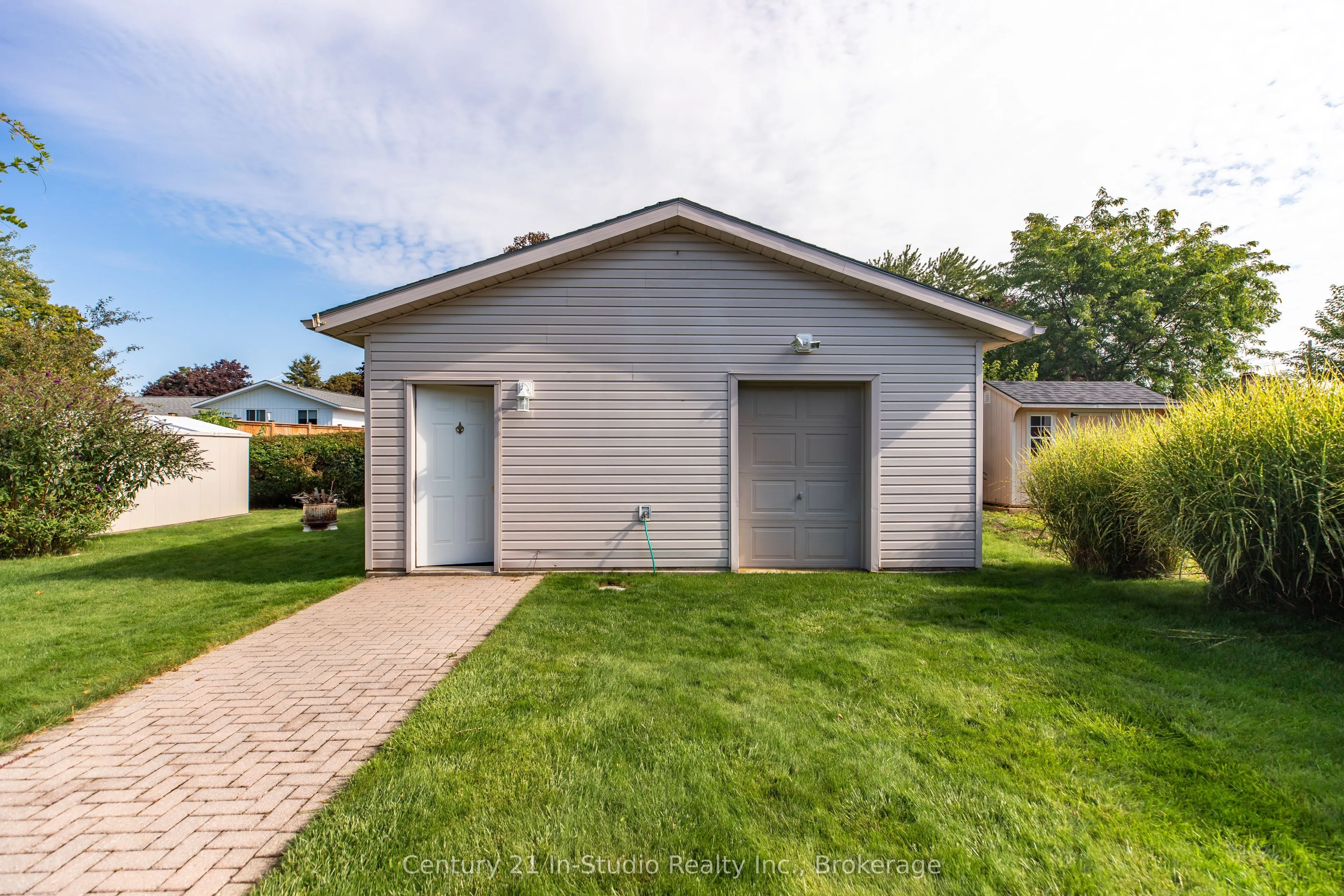 393 Crawford Street