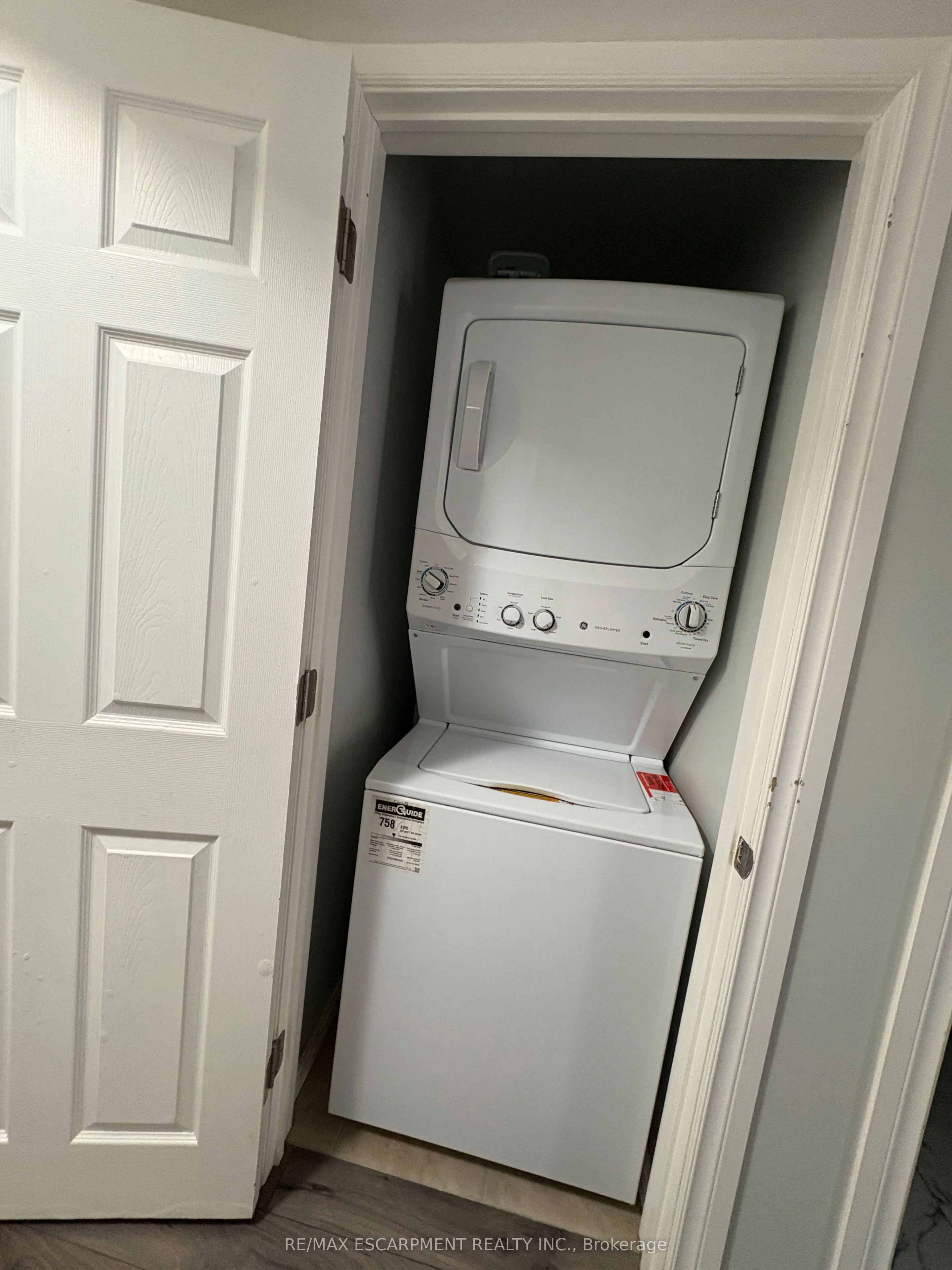 39 West Glen Avenue, #basement