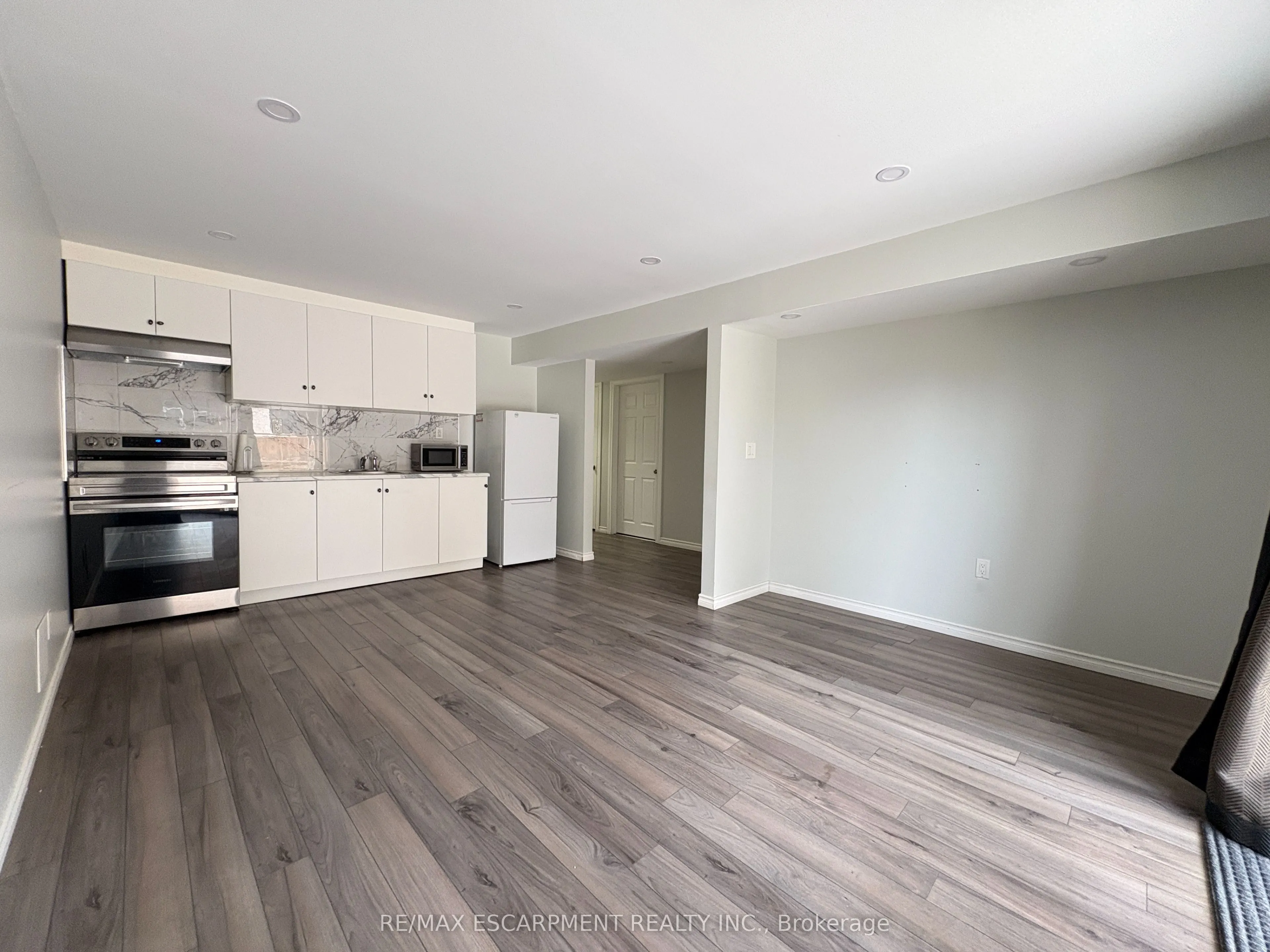 39 West Glen Avenue, #basement
