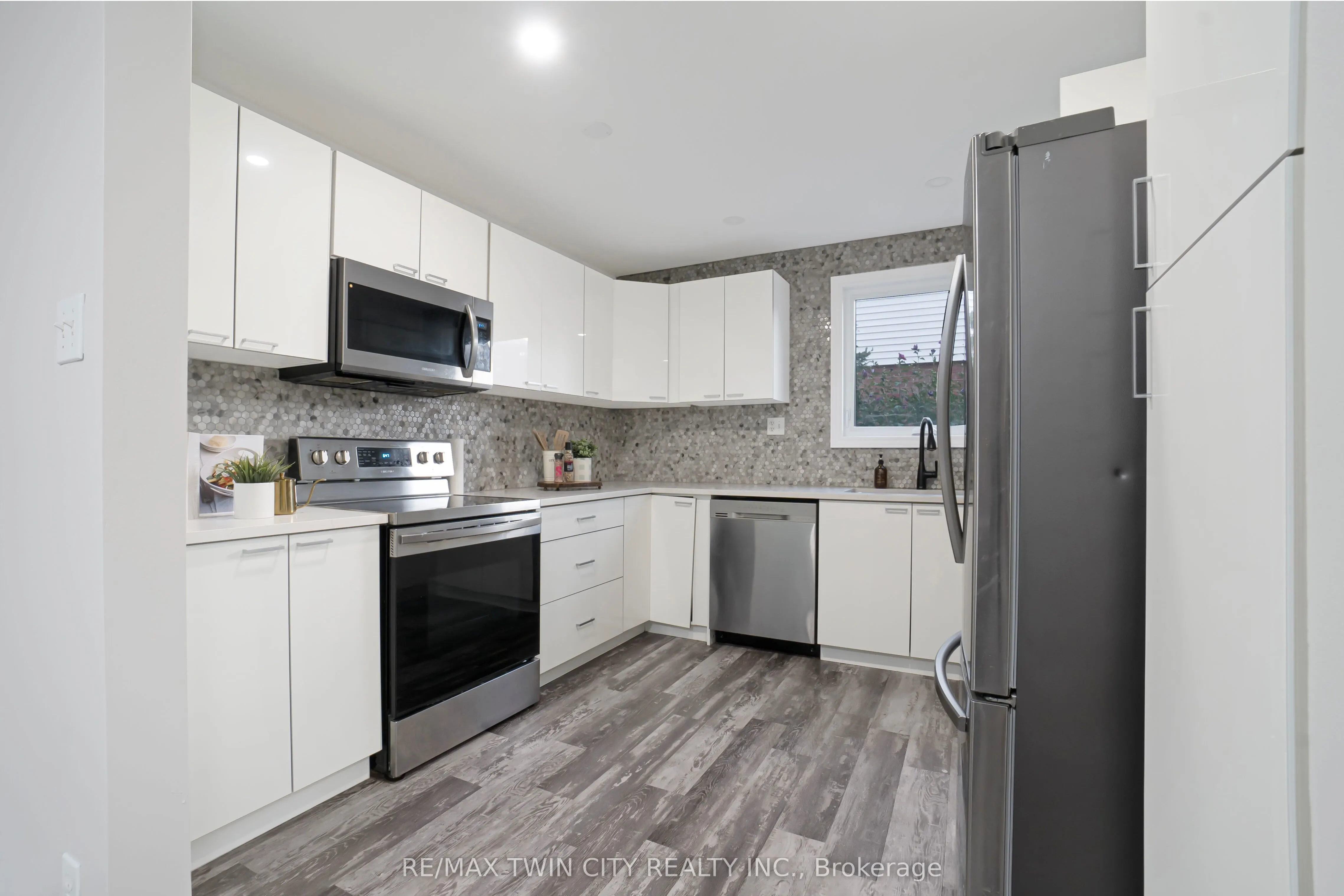 770 FANSHAWE PARK Road E, #60