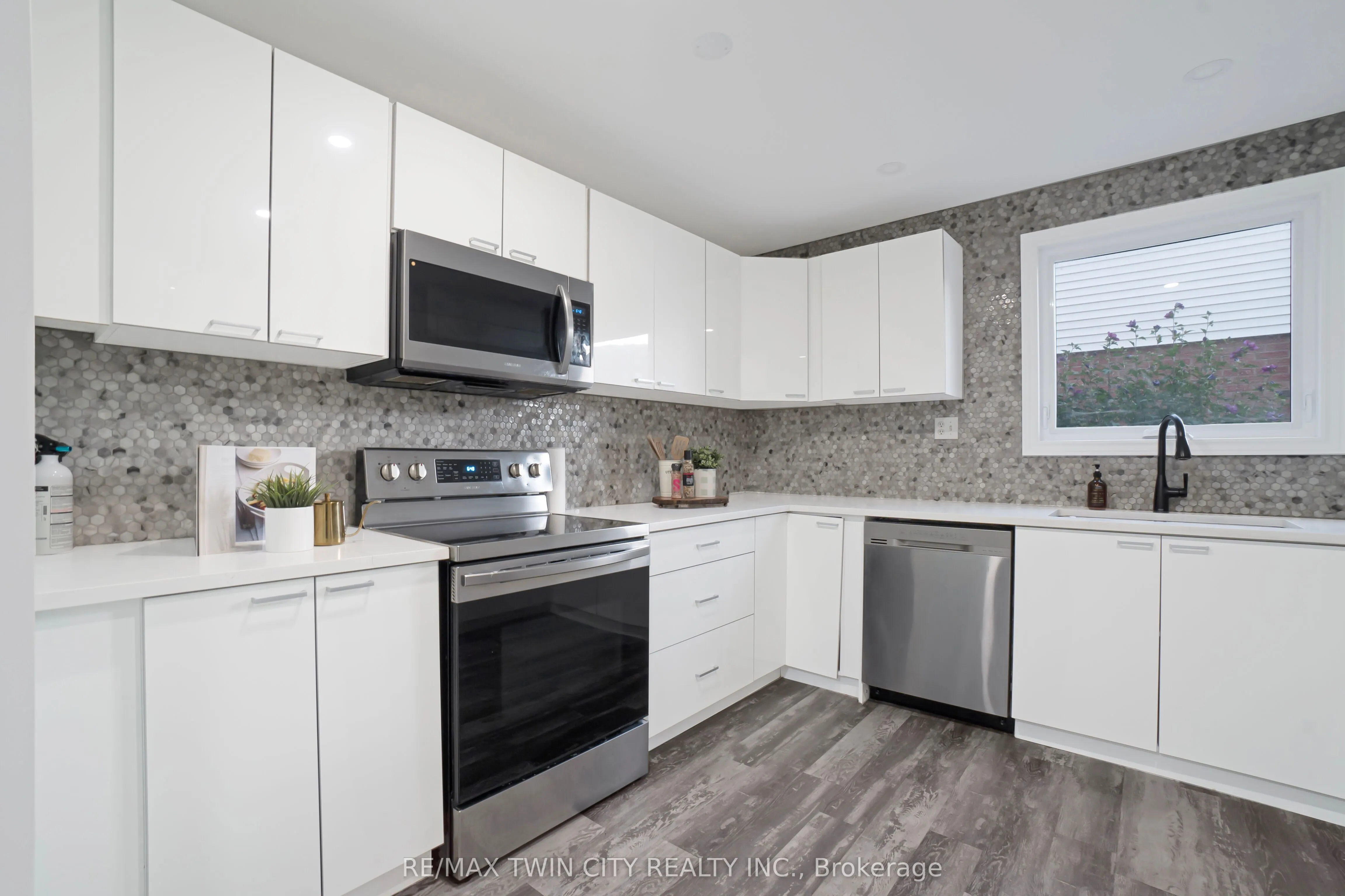 770 FANSHAWE PARK Road E, #60