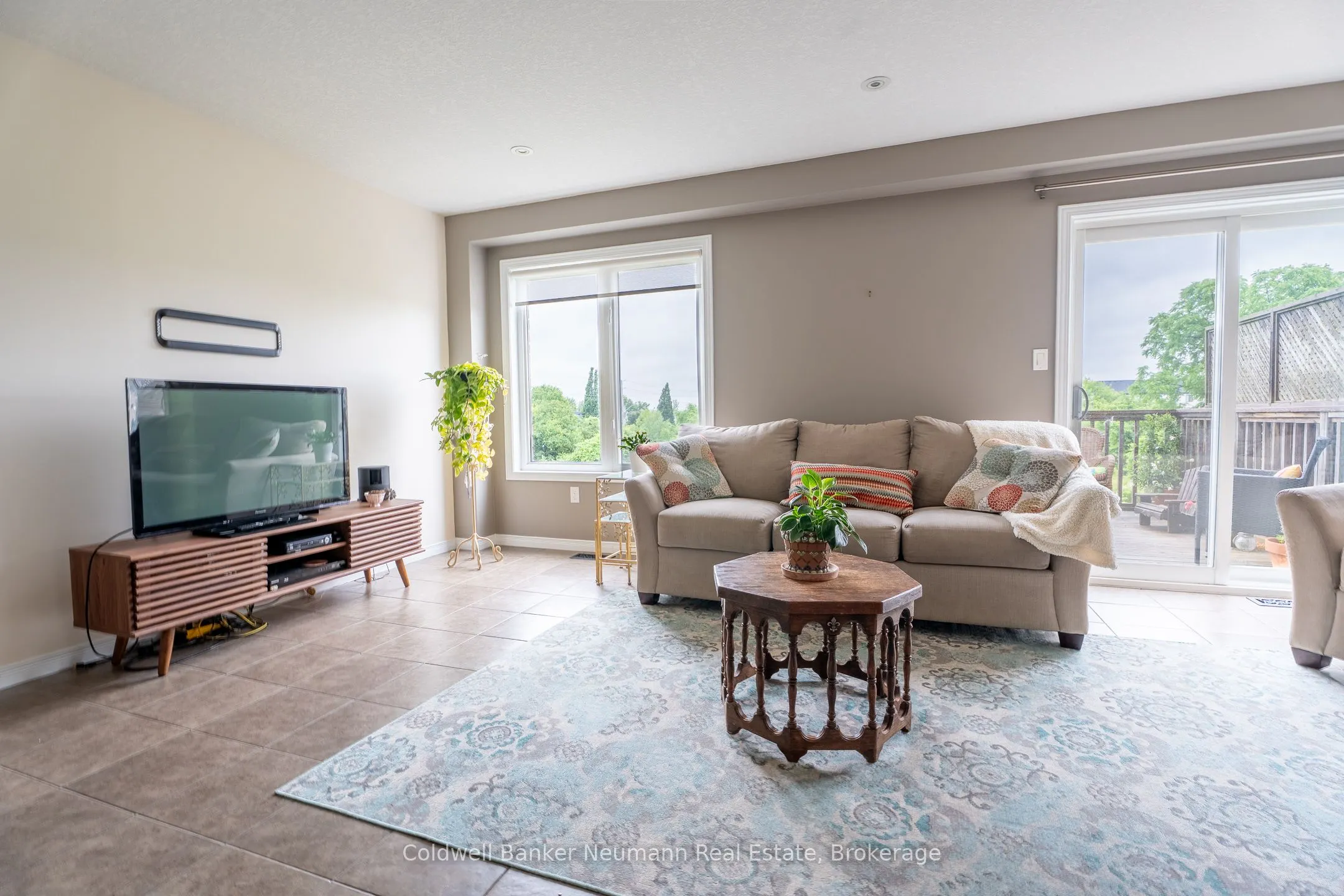 159 Kemp Crescent