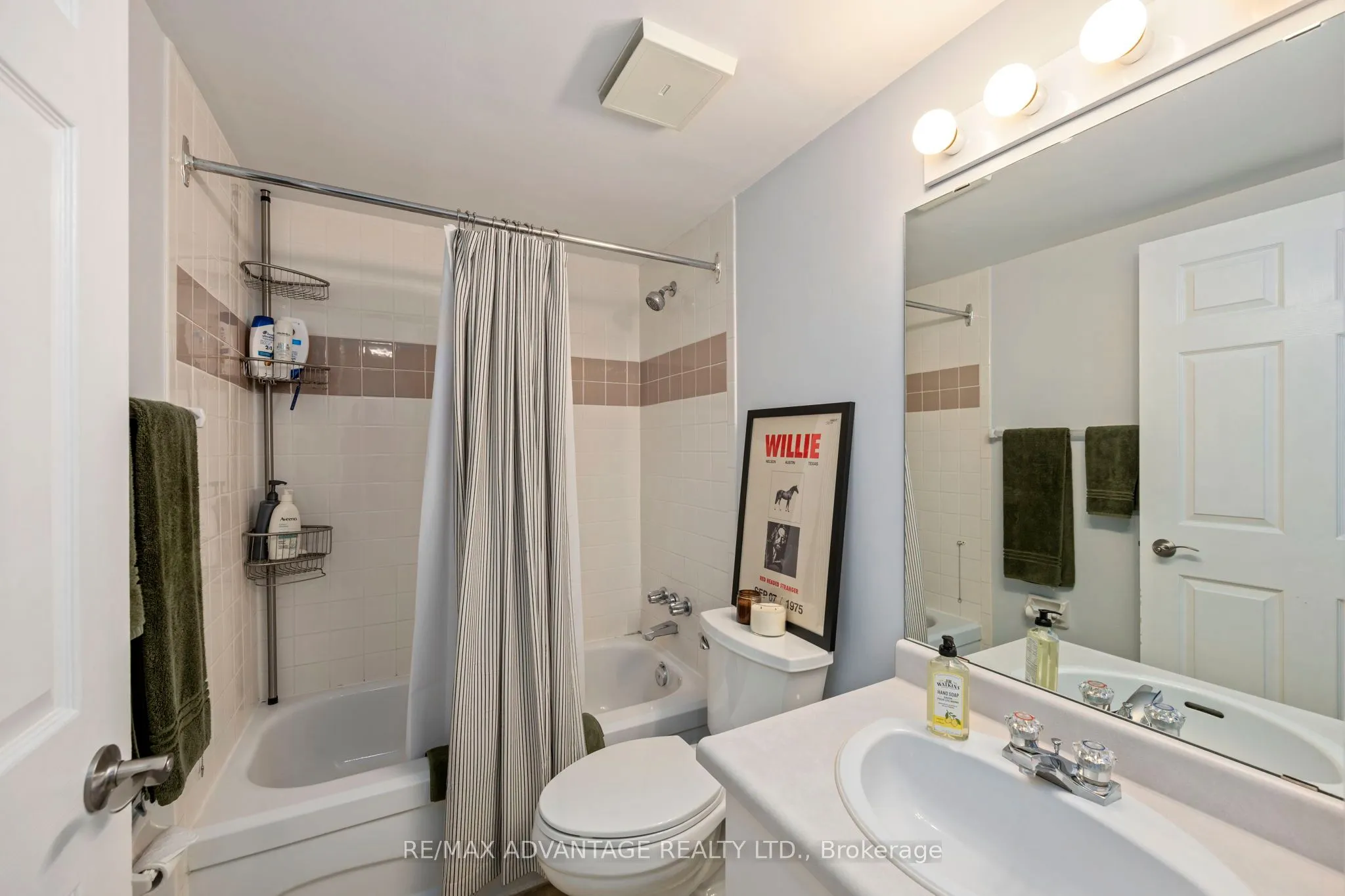 155 Kent Street, #1106