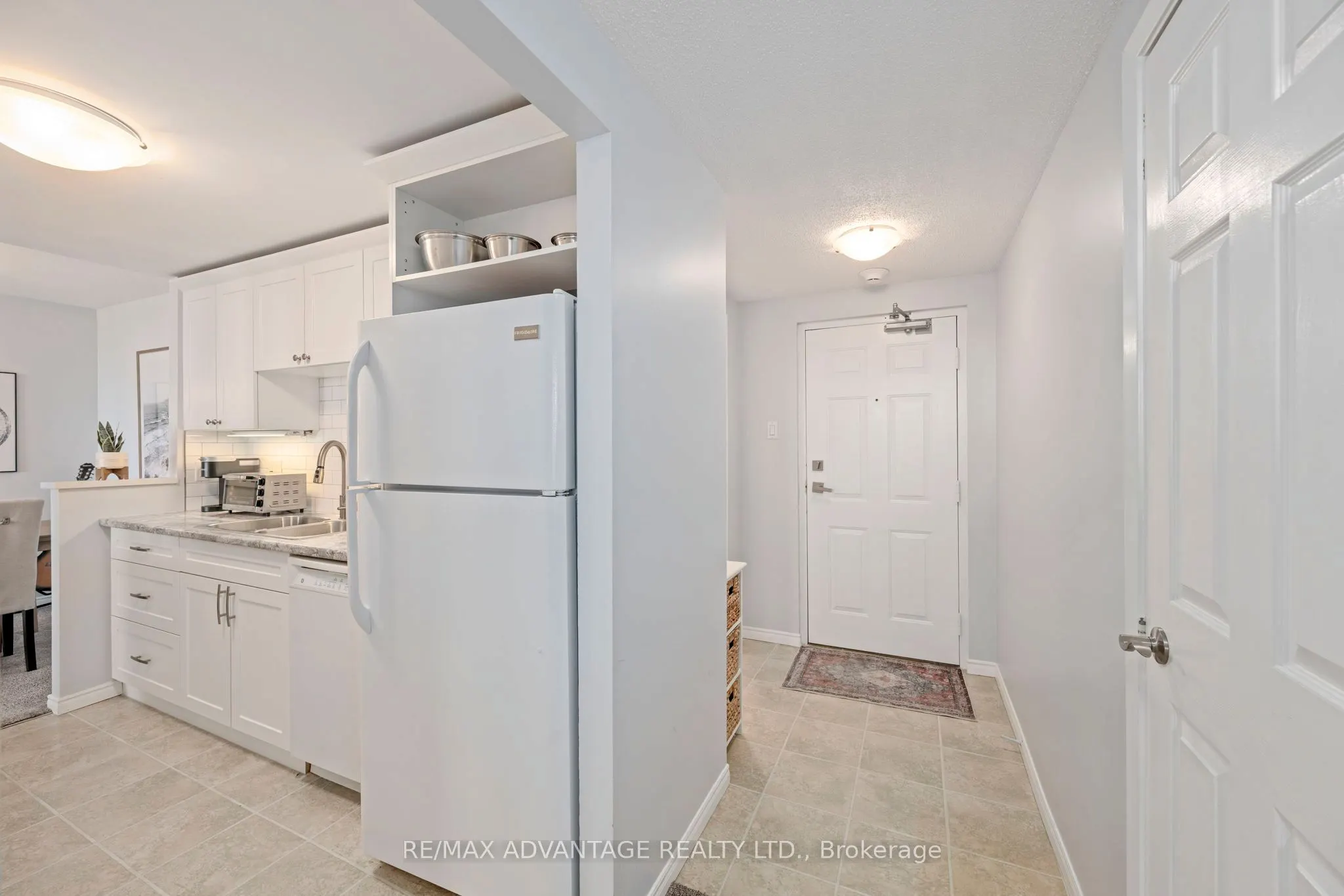 155 Kent Street, #1106