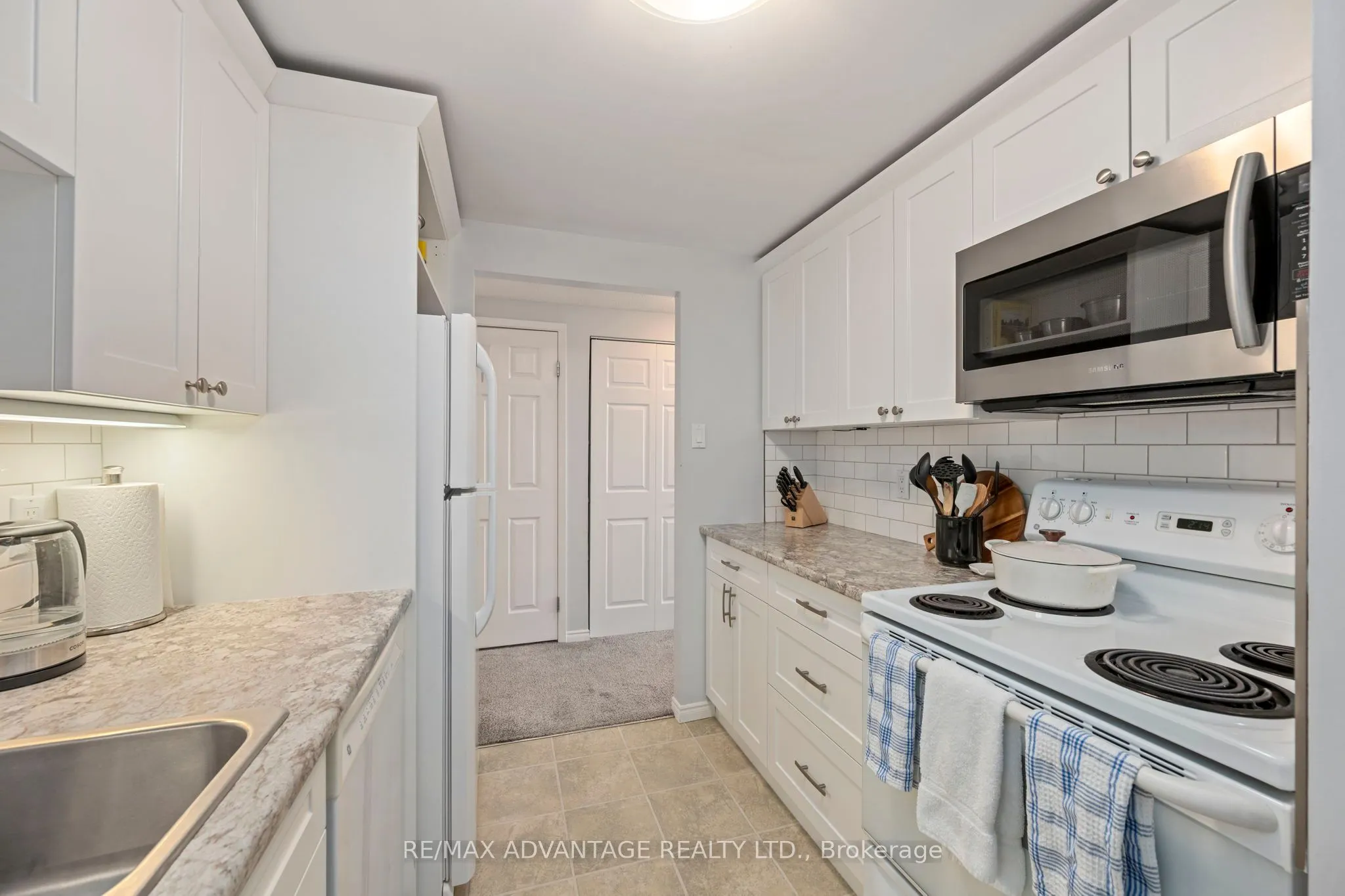 155 Kent Street, #1106
