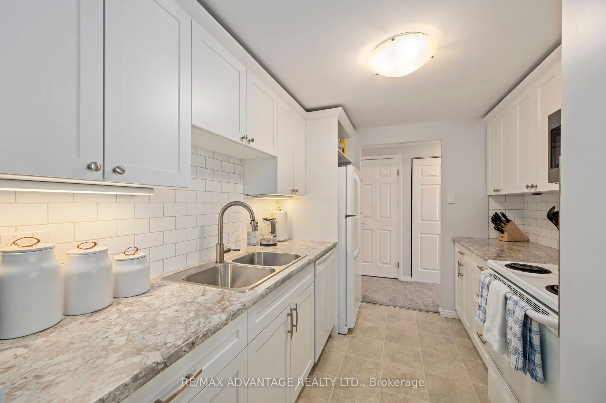 155 Kent Street, #1106