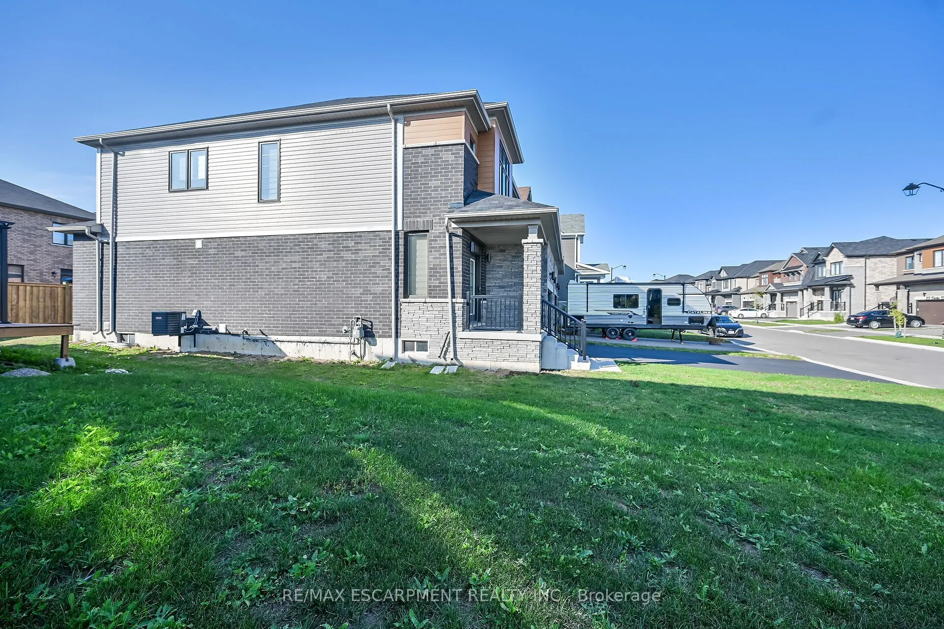 164 MacLachlan Avenue
