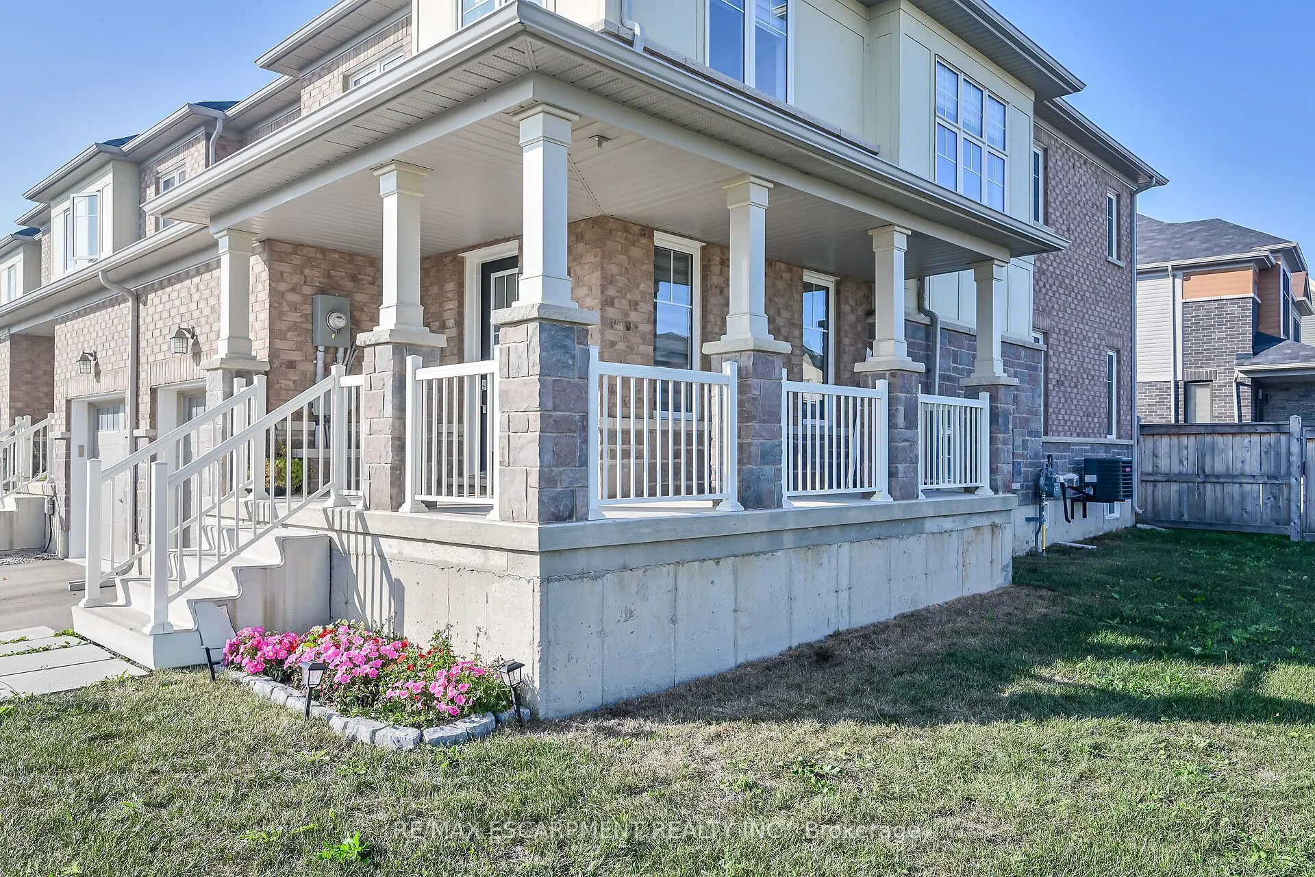 164 MacLachlan Avenue