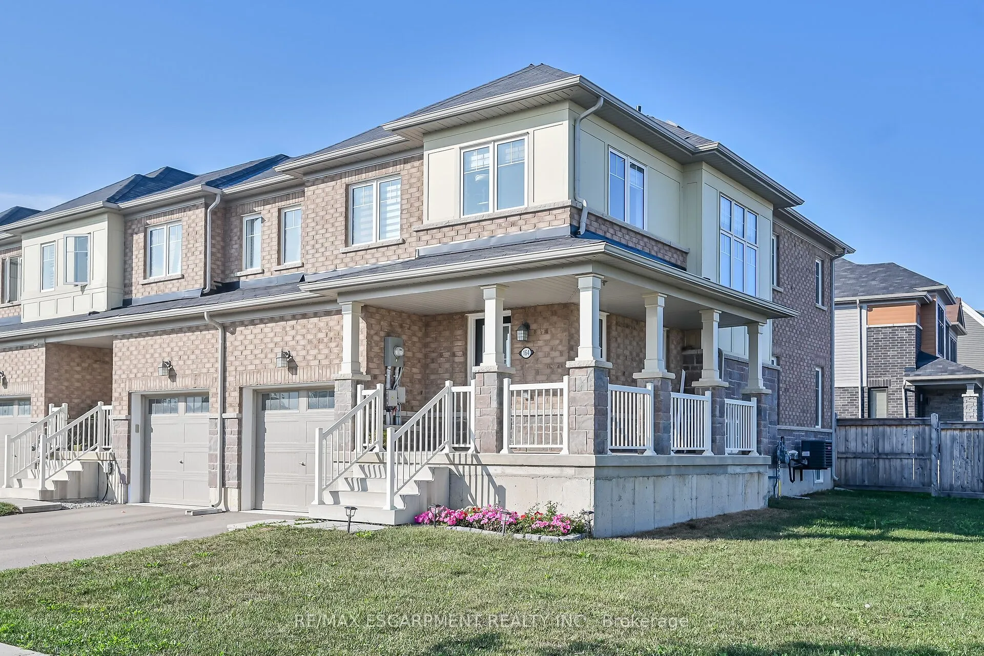 164 MacLachlan Avenue